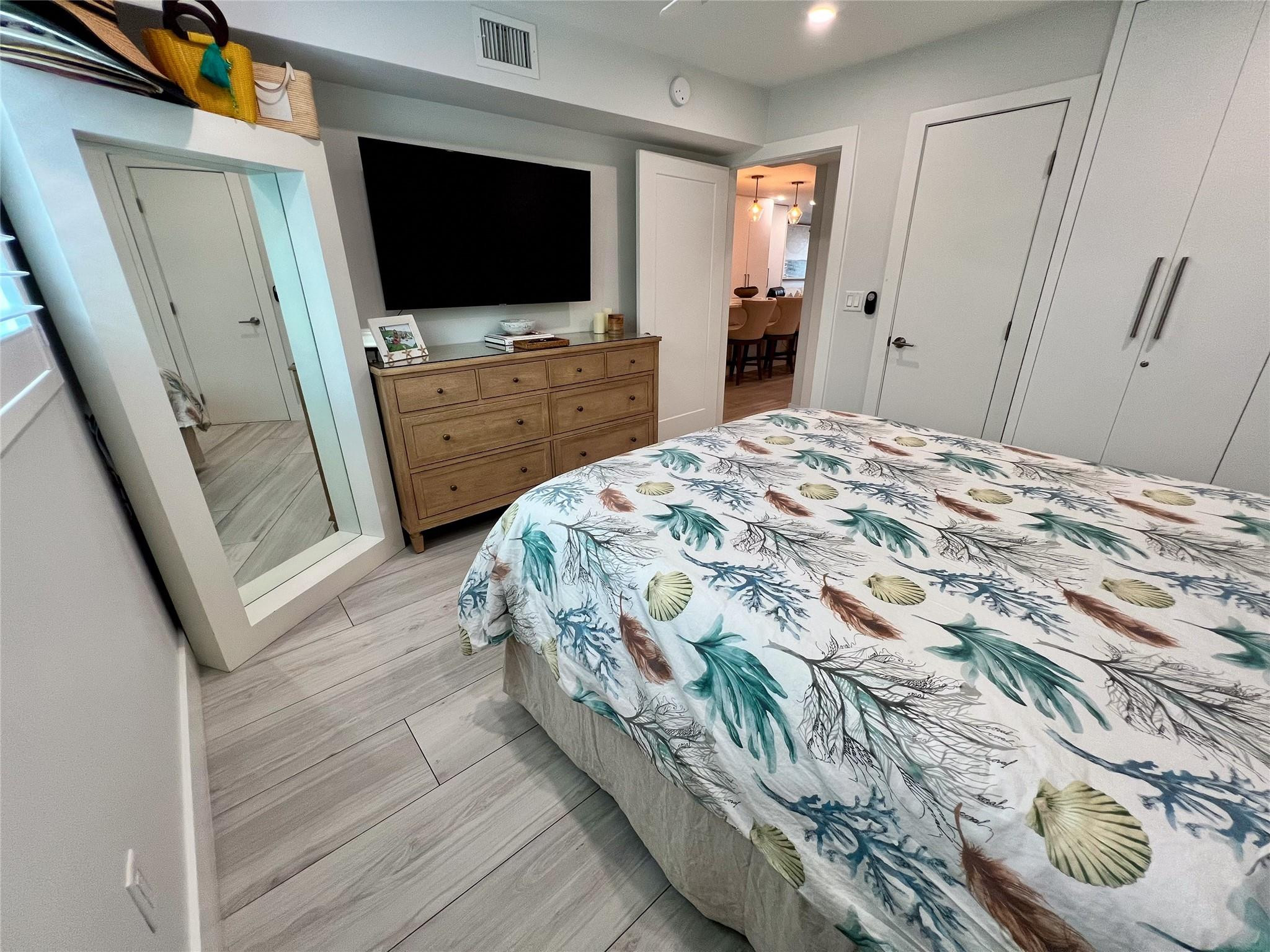 2115 NE 37th #121, Fort Lauderdale FL 33308