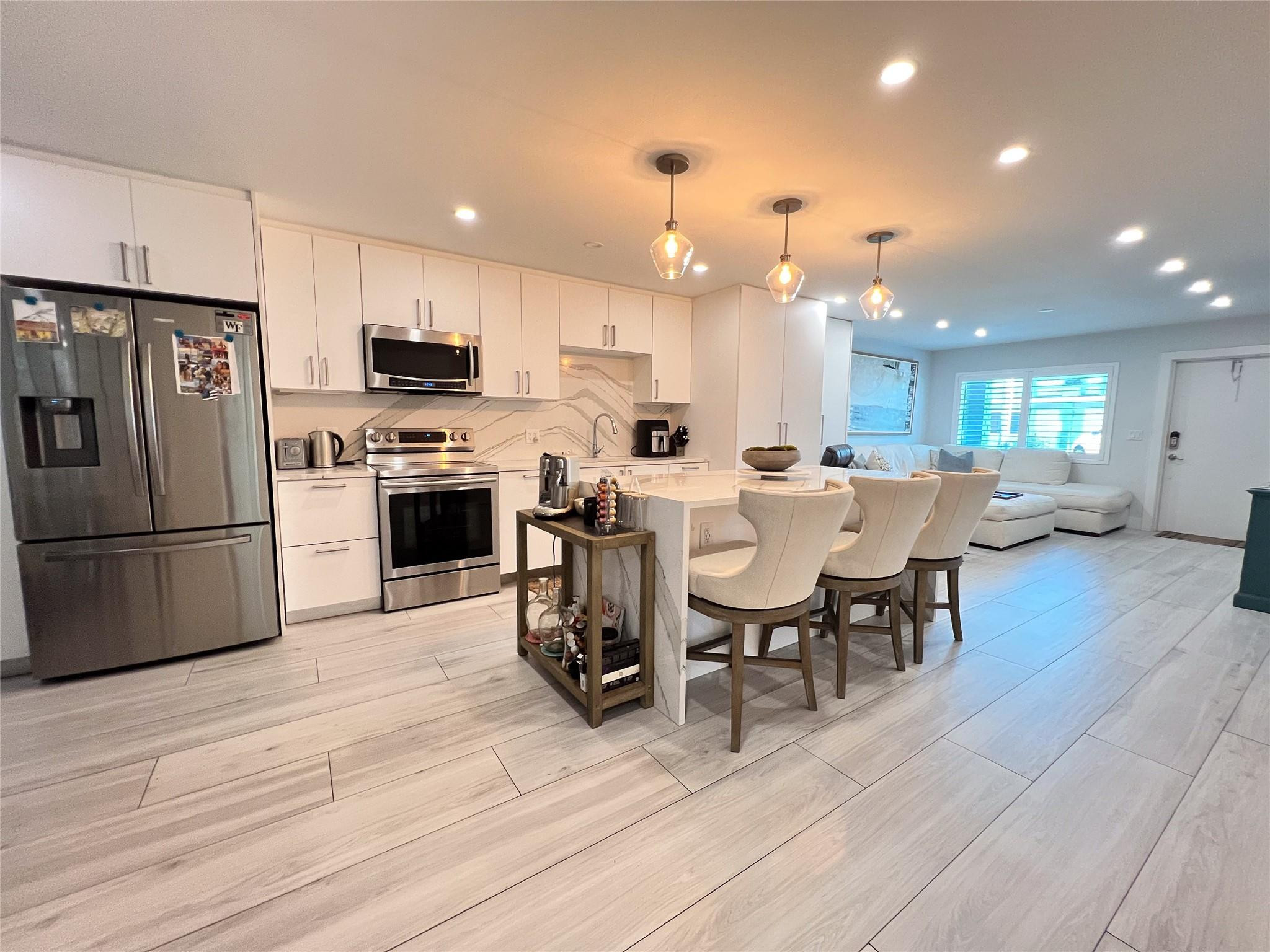 2115 NE 37th #121, Fort Lauderdale FL 33308