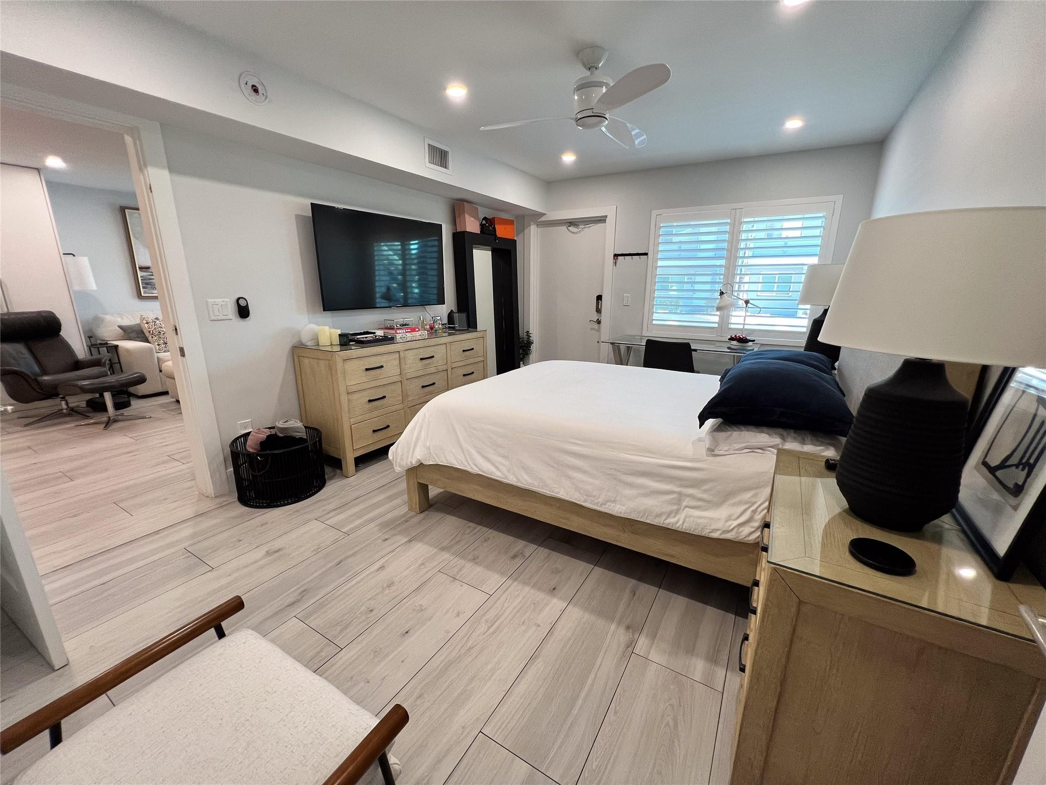 2115 NE 37th #121, Fort Lauderdale FL 33308