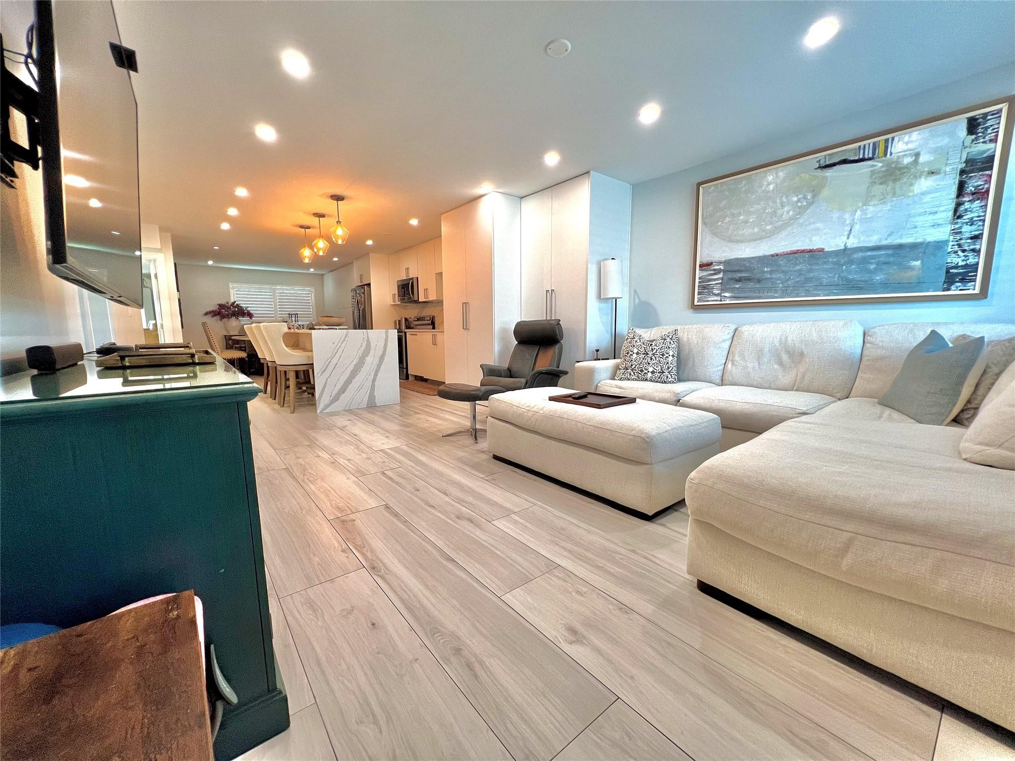 2115 NE 37th #121, Fort Lauderdale FL 33308