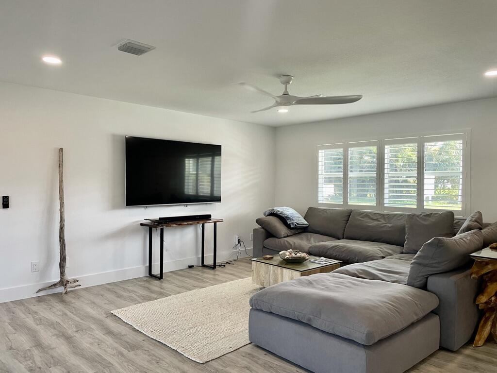 8585 SE Palm, Hobe Sound FL 33455