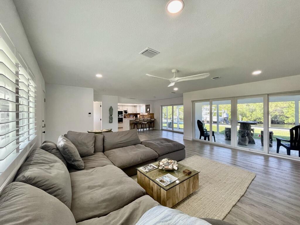8585 SE Palm, Hobe Sound FL 33455