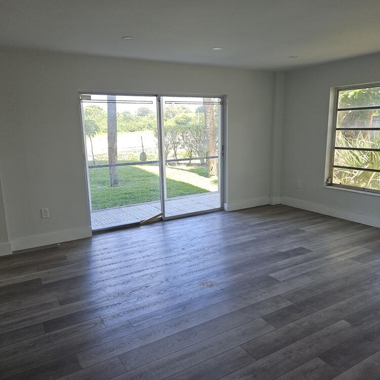 4164 Inverrary #102, Lauderhill FL 33319