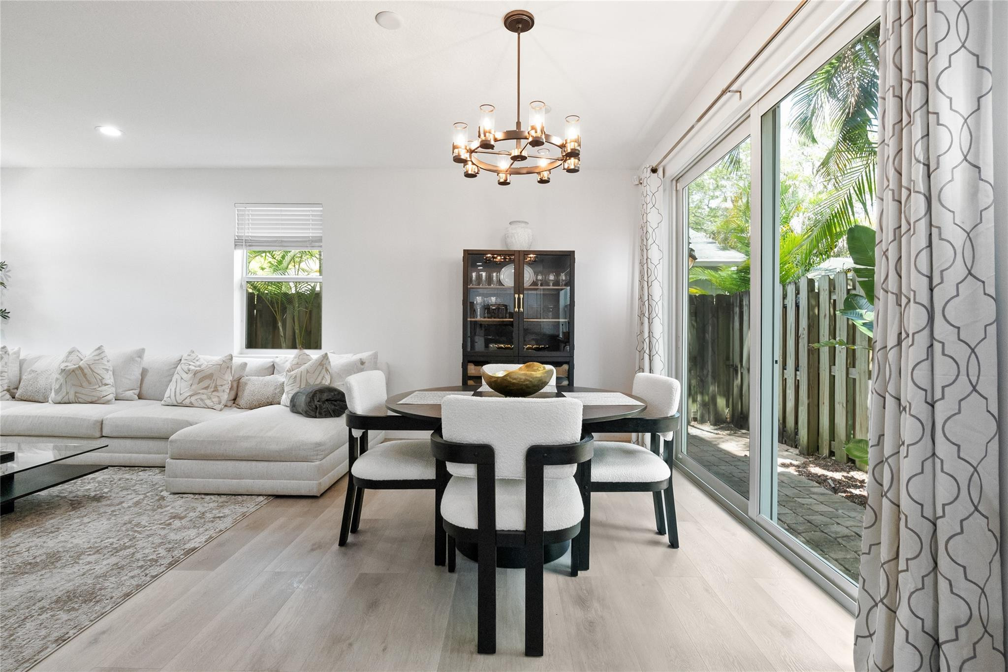 417 SW 8th, Fort Lauderdale FL 33315