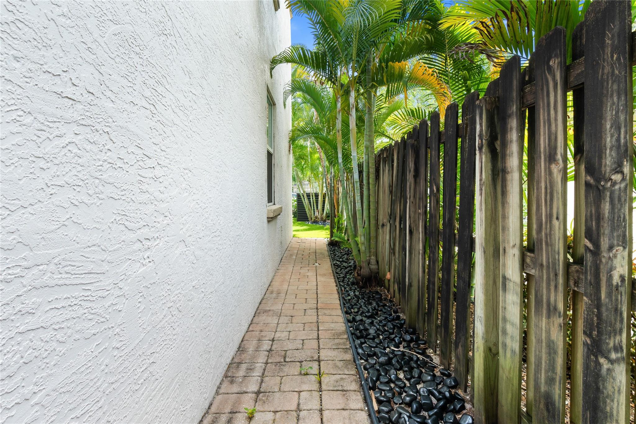 417 SW 8th, Fort Lauderdale FL 33315
