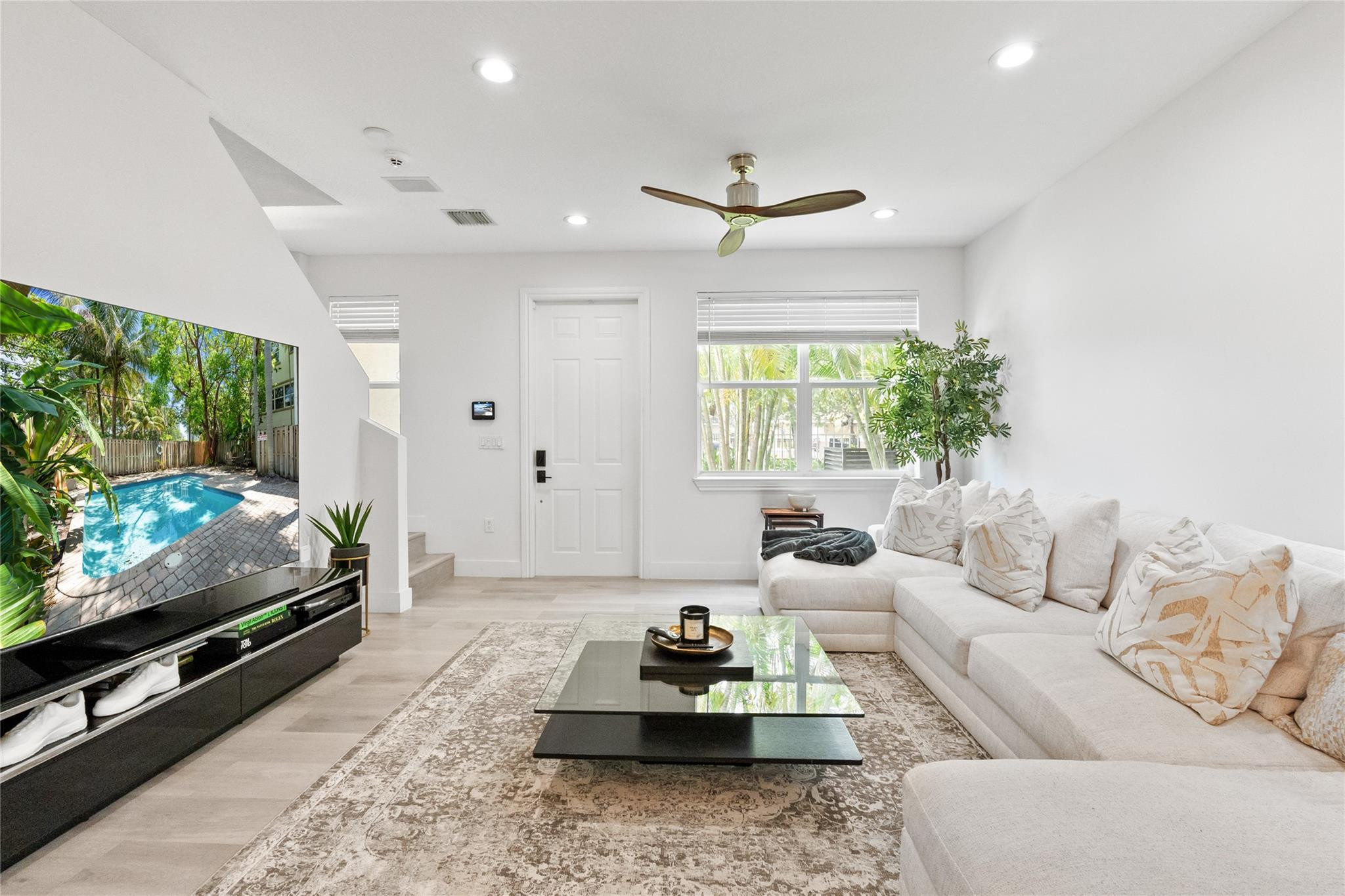 417 SW 8th, Fort Lauderdale FL 33315