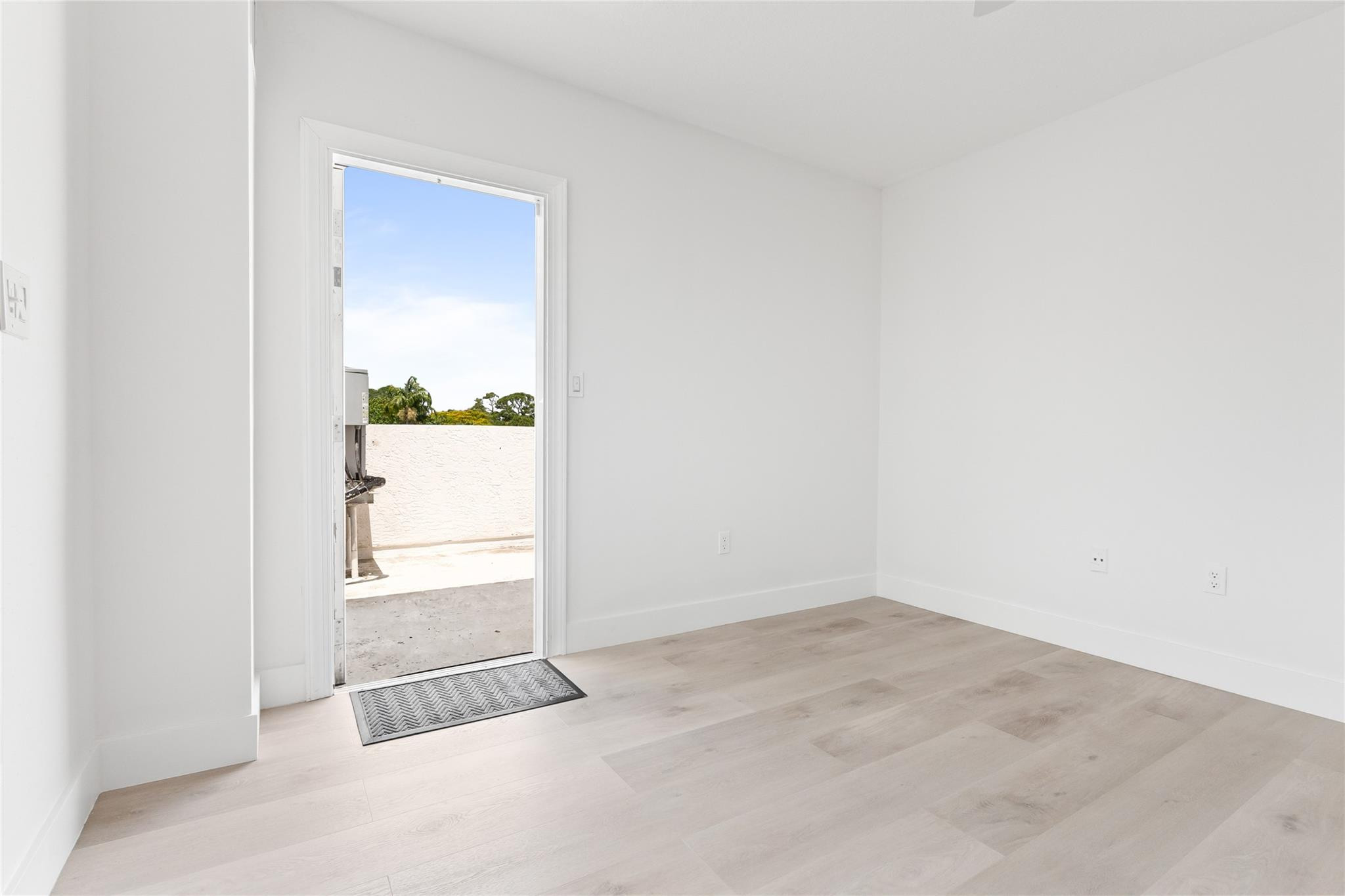 417 SW 8th, Fort Lauderdale FL 33315