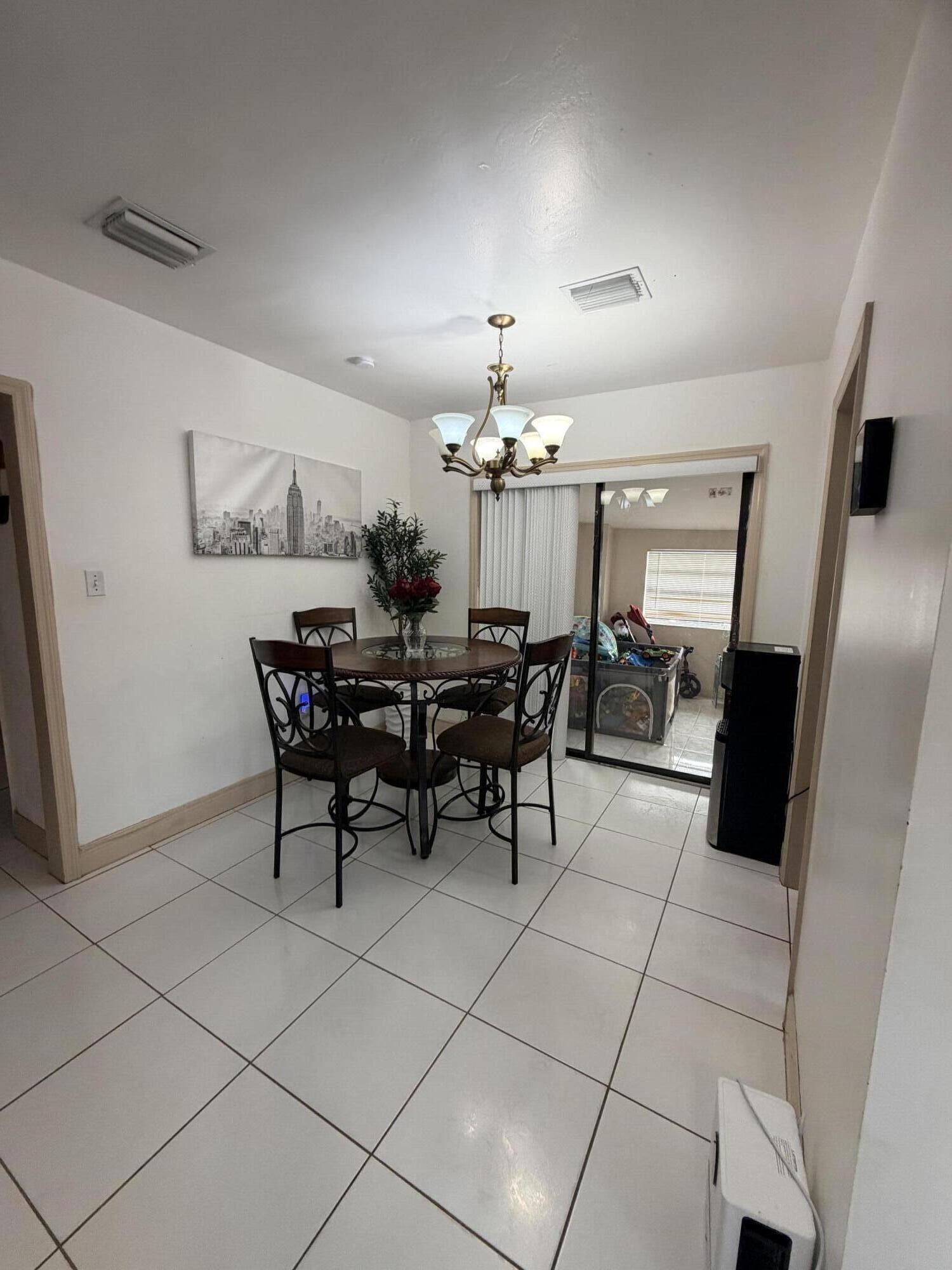 208 NW Avenue H, Belle Glade FL 33430