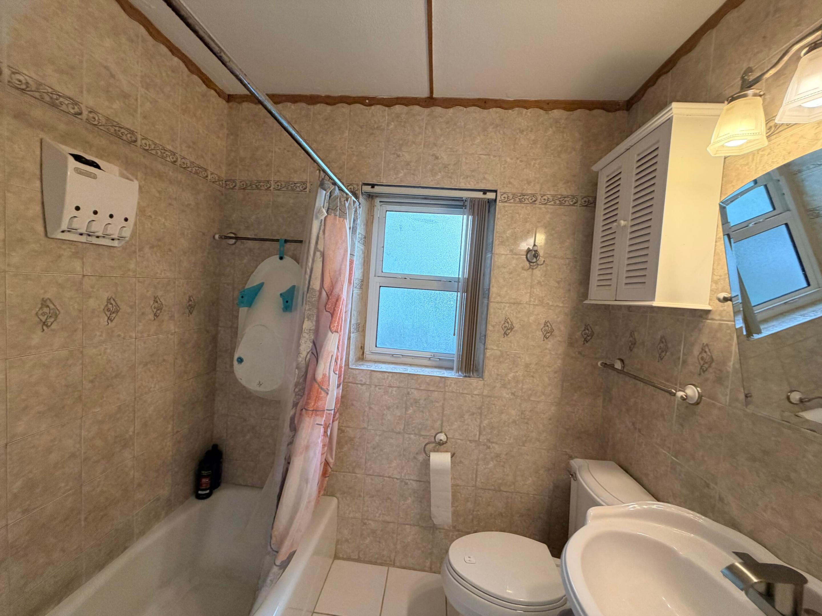 208 NW Avenue H, Belle Glade FL 33430