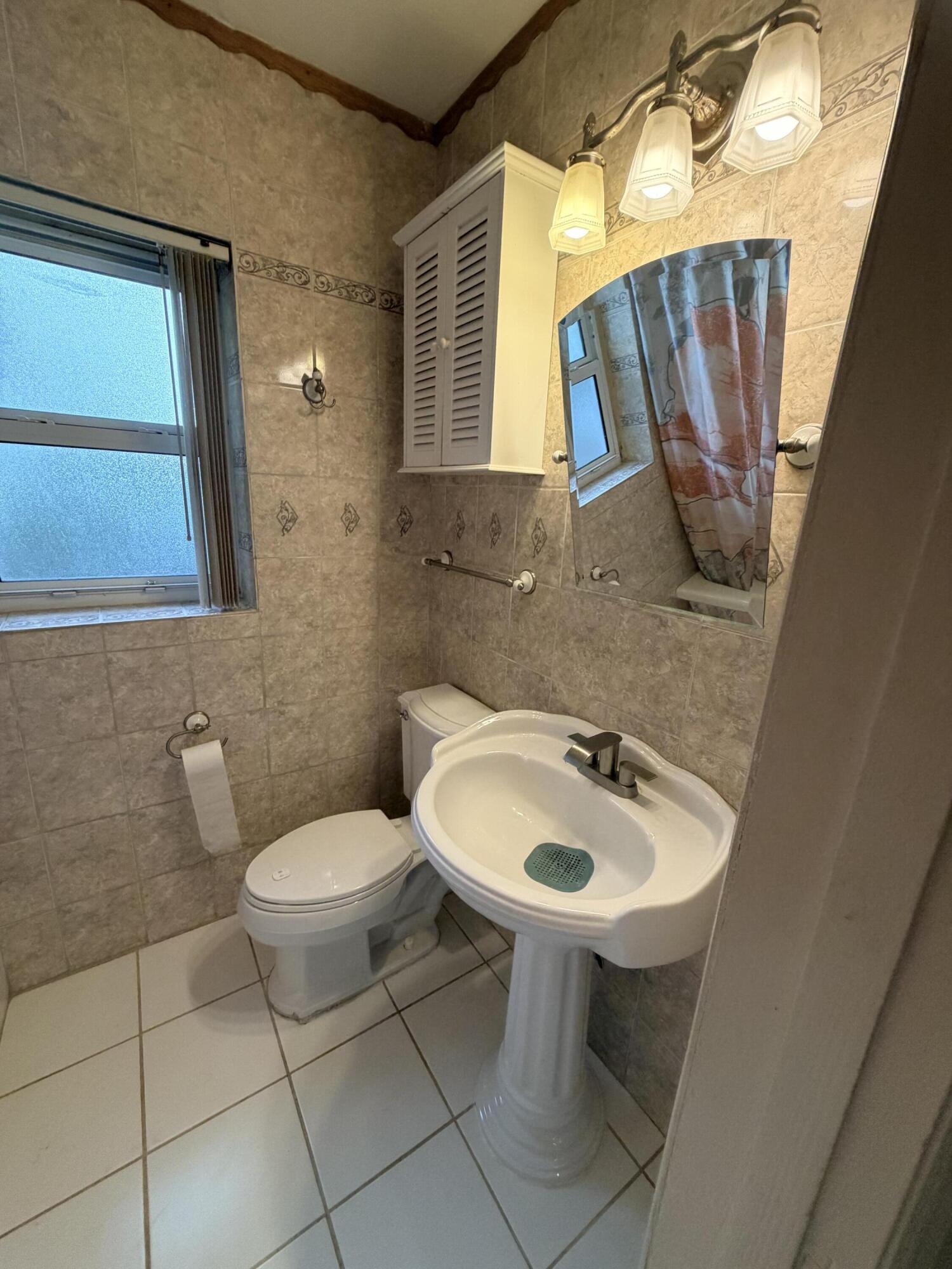 208 NW Avenue H, Belle Glade FL 33430