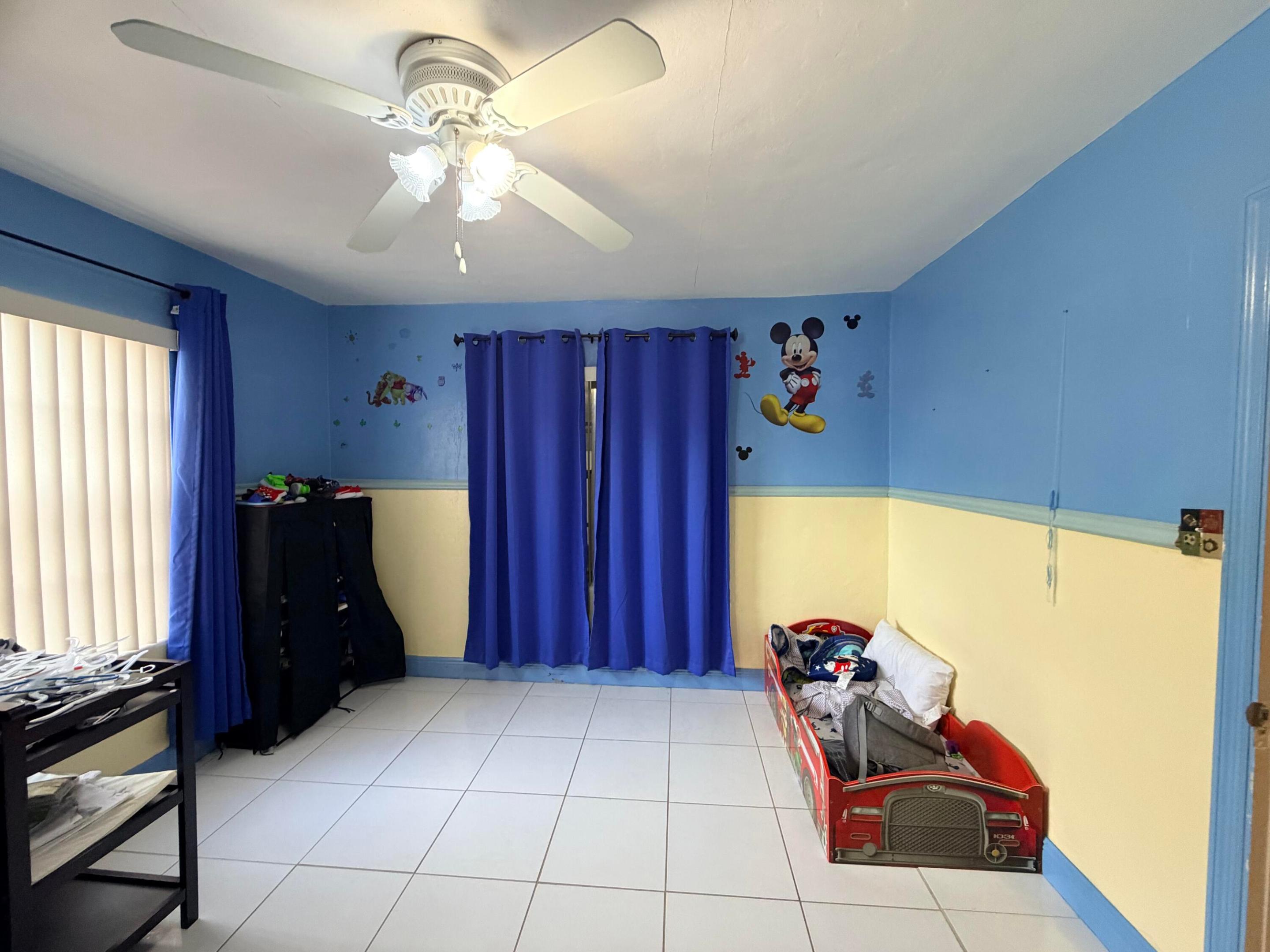 208 NW Avenue H, Belle Glade FL 33430