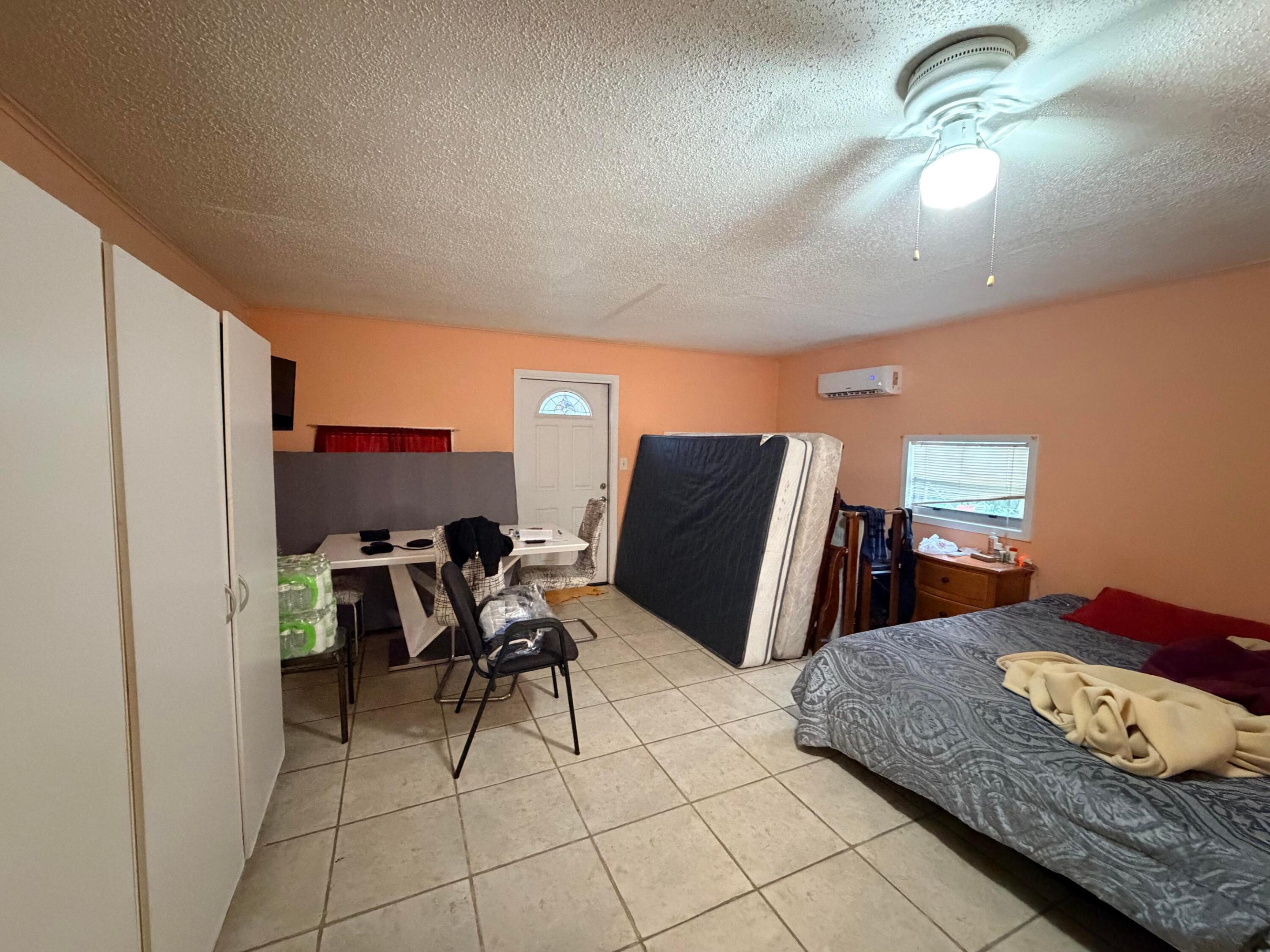 208 NW Avenue H, Belle Glade FL 33430