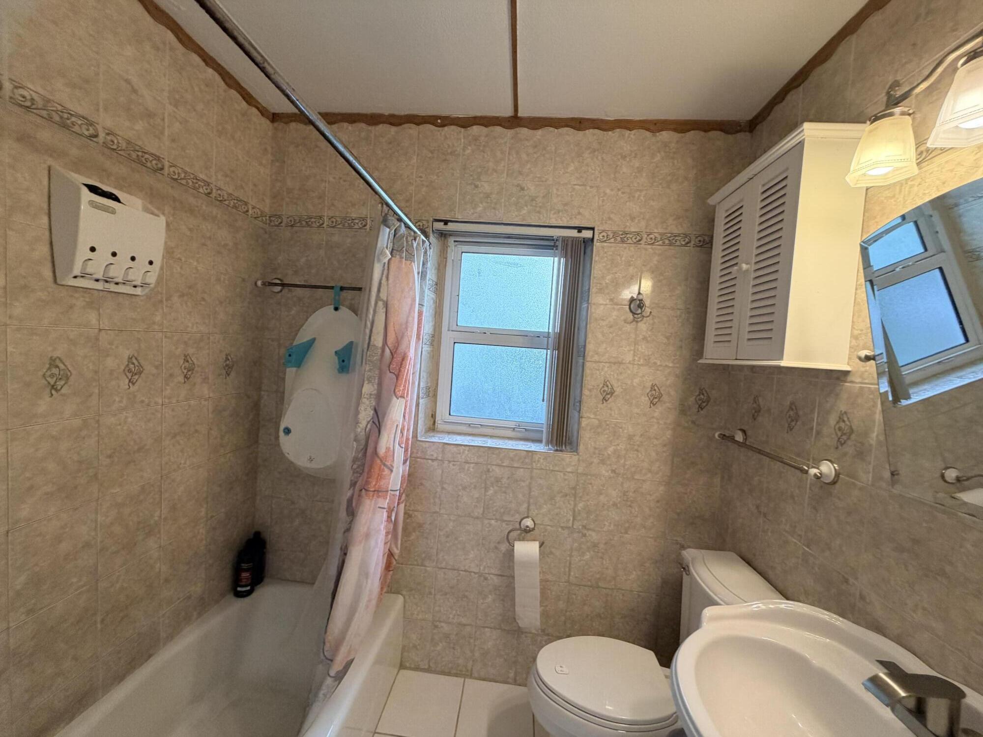 208 NW Avenue H, Belle Glade FL 33430