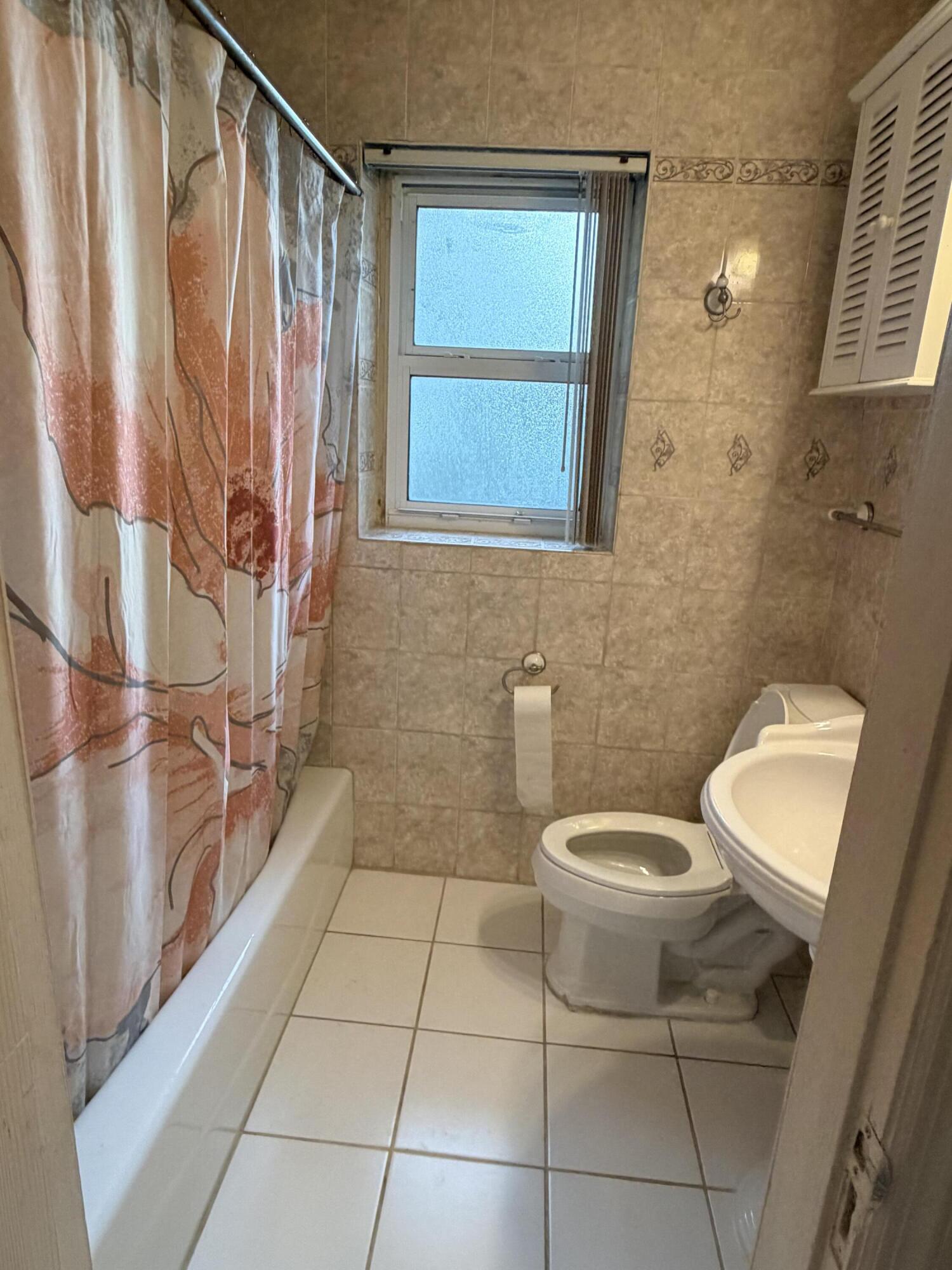 208 NW Avenue H, Belle Glade FL 33430