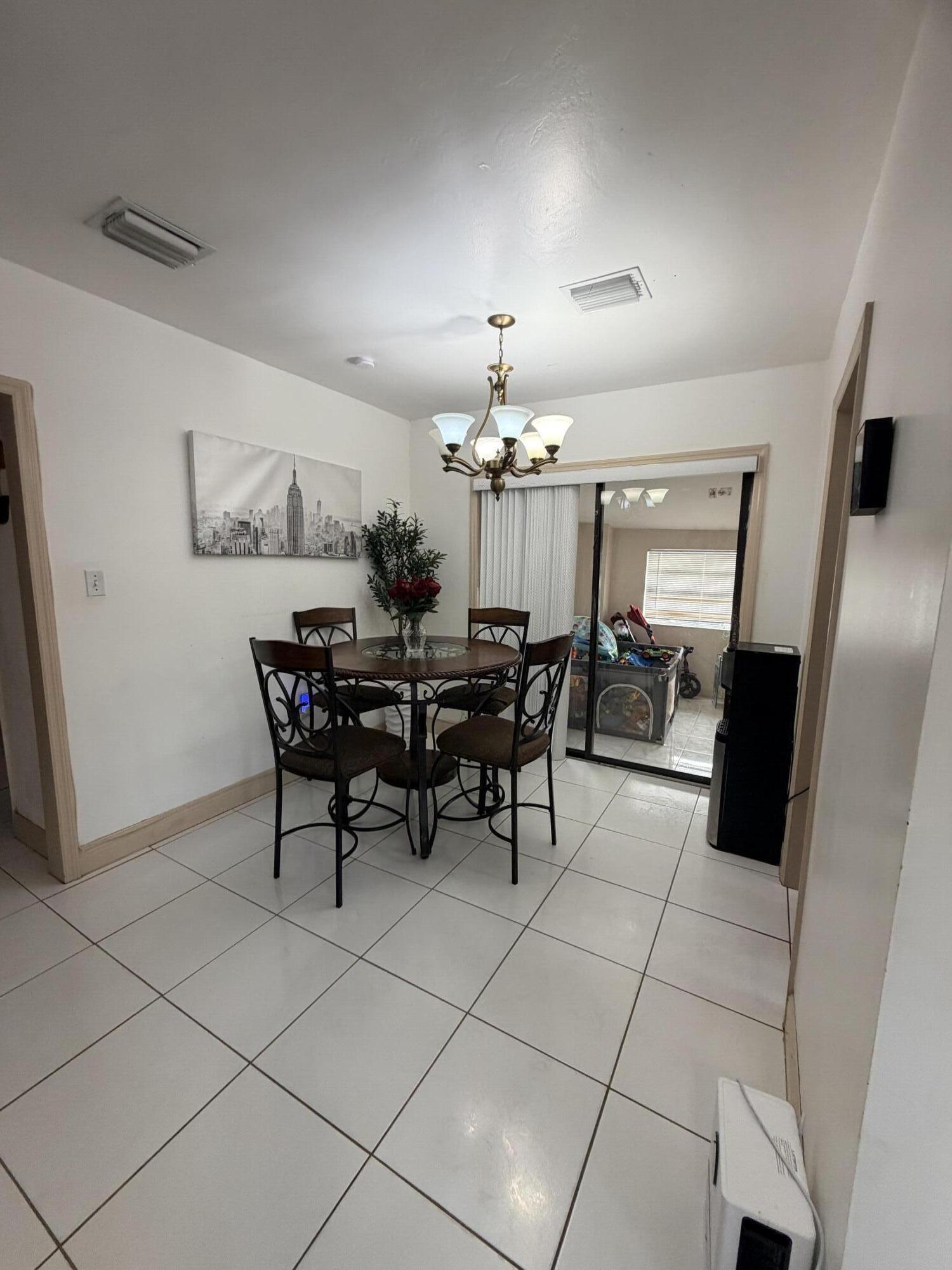 208 NW Avenue H, Belle Glade FL 33430