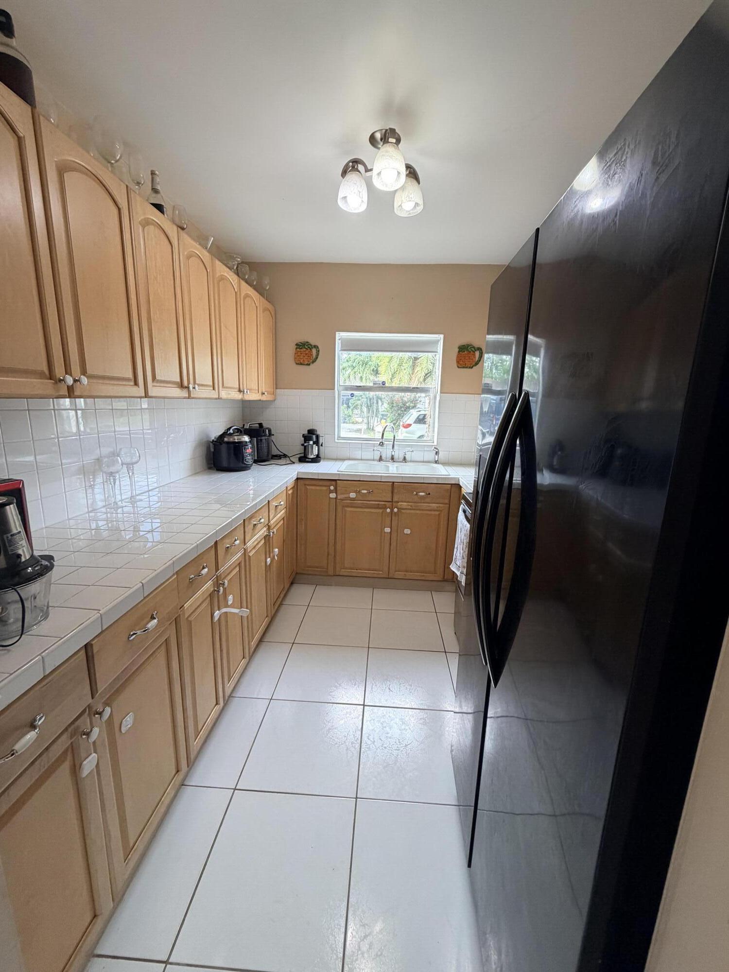 208 NW Avenue H, Belle Glade FL 33430