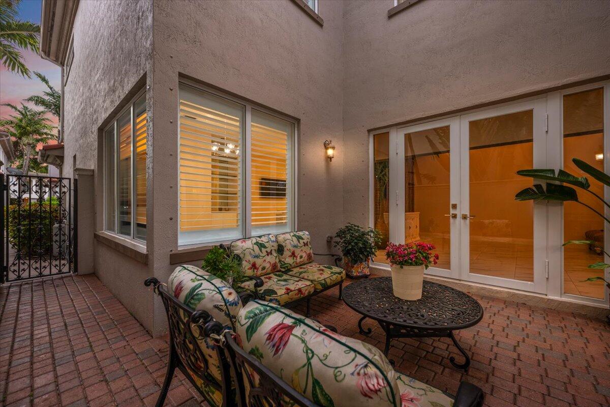 208 Glacier, Palm Beach Gardens FL 33410