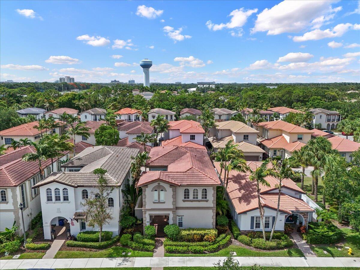 208 Glacier, Palm Beach Gardens FL 33410