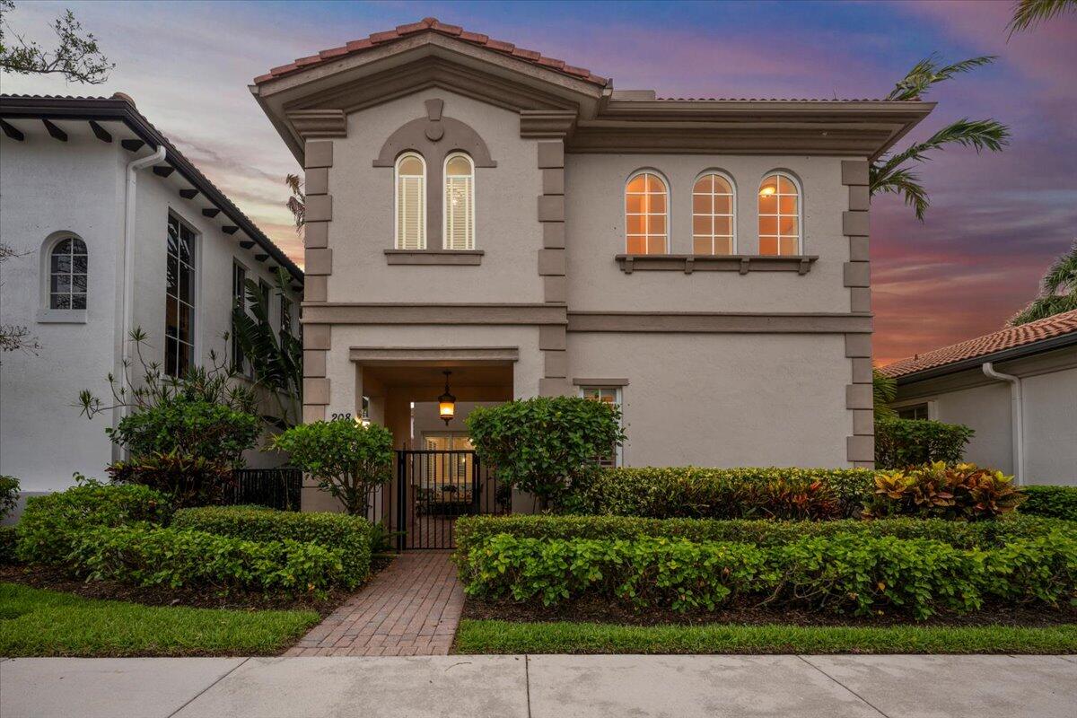 208 Glacier, Palm Beach Gardens FL 33410