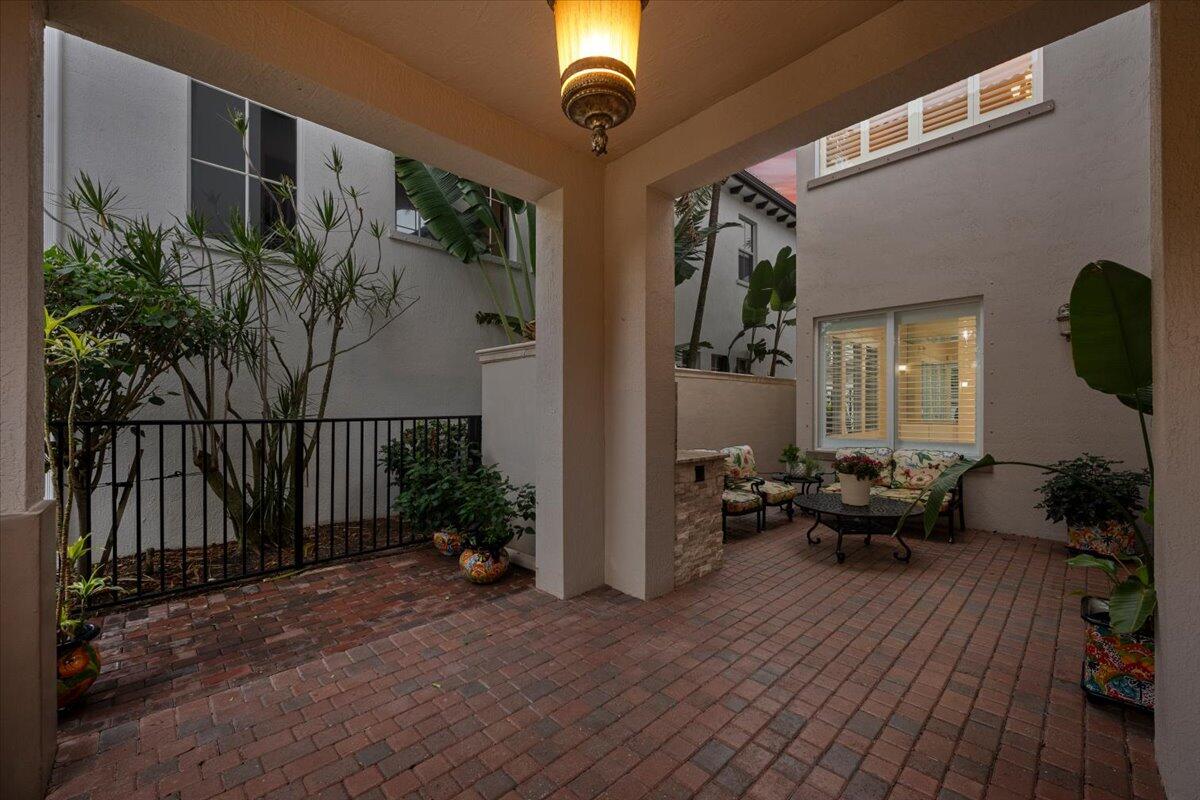 208 Glacier, Palm Beach Gardens FL 33410