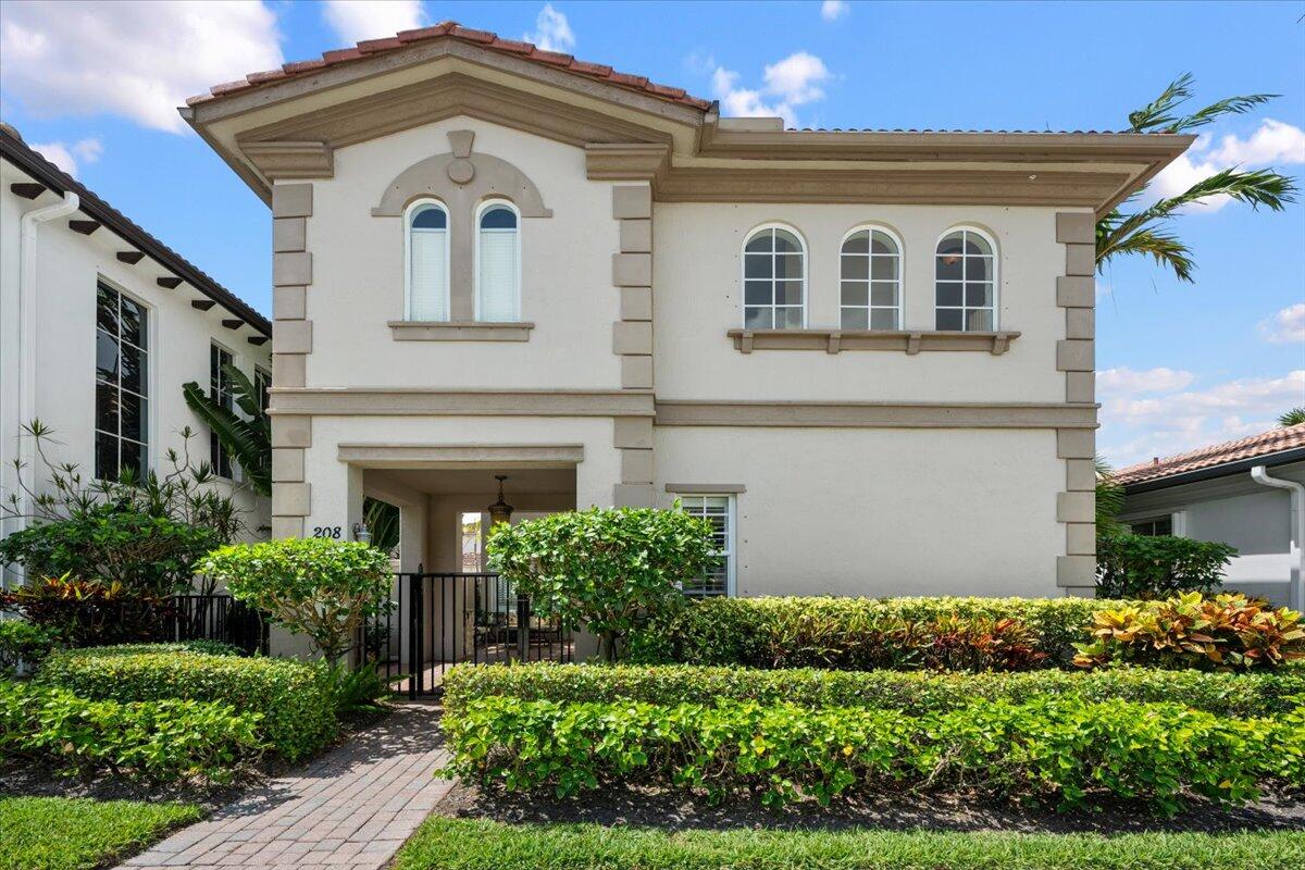 208 Glacier, Palm Beach Gardens FL 33410