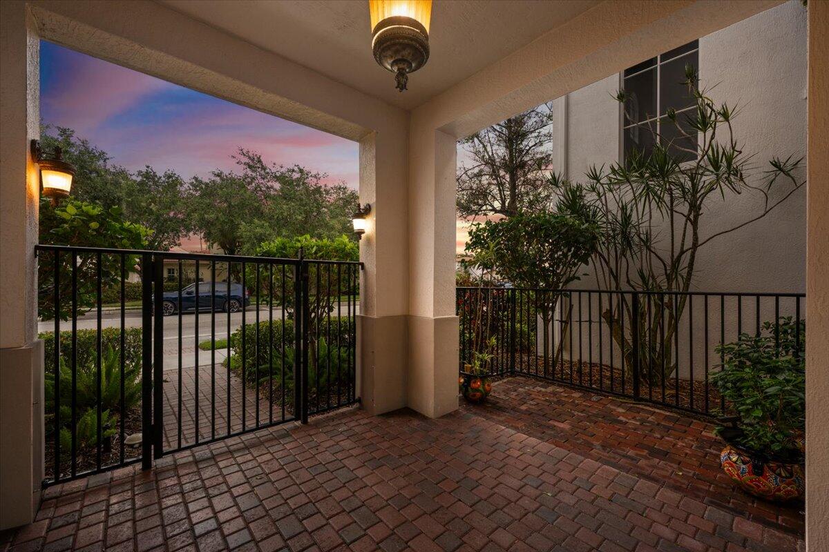 208 Glacier, Palm Beach Gardens FL 33410