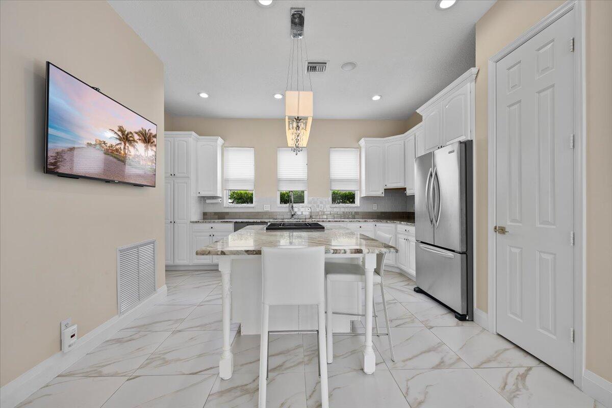 208 Glacier, Palm Beach Gardens FL 33410