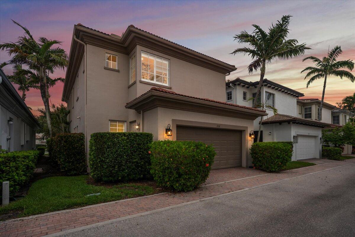 208 Glacier, Palm Beach Gardens FL 33410