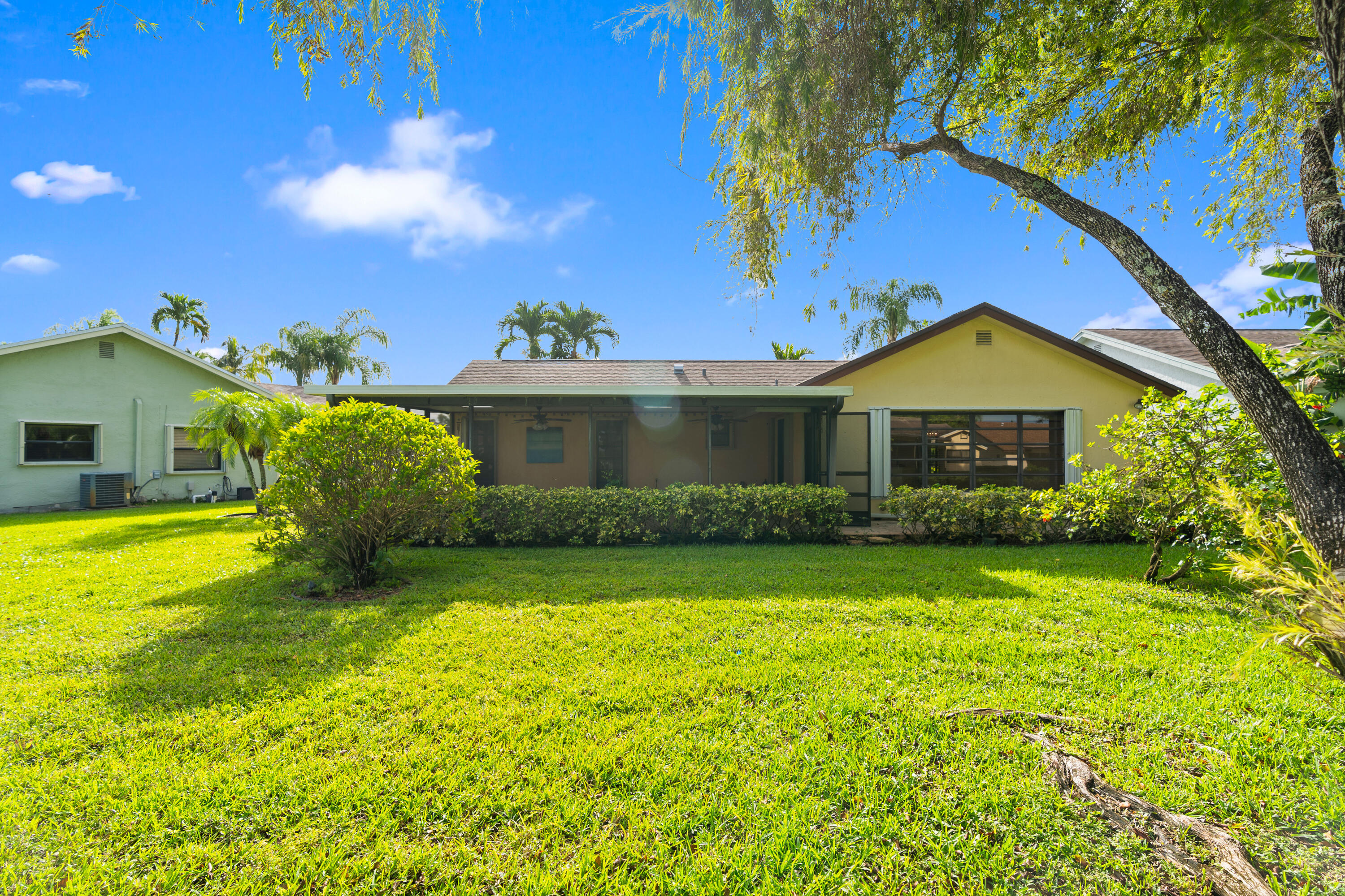 18051 S 104th Ter, Boca Raton FL 33498