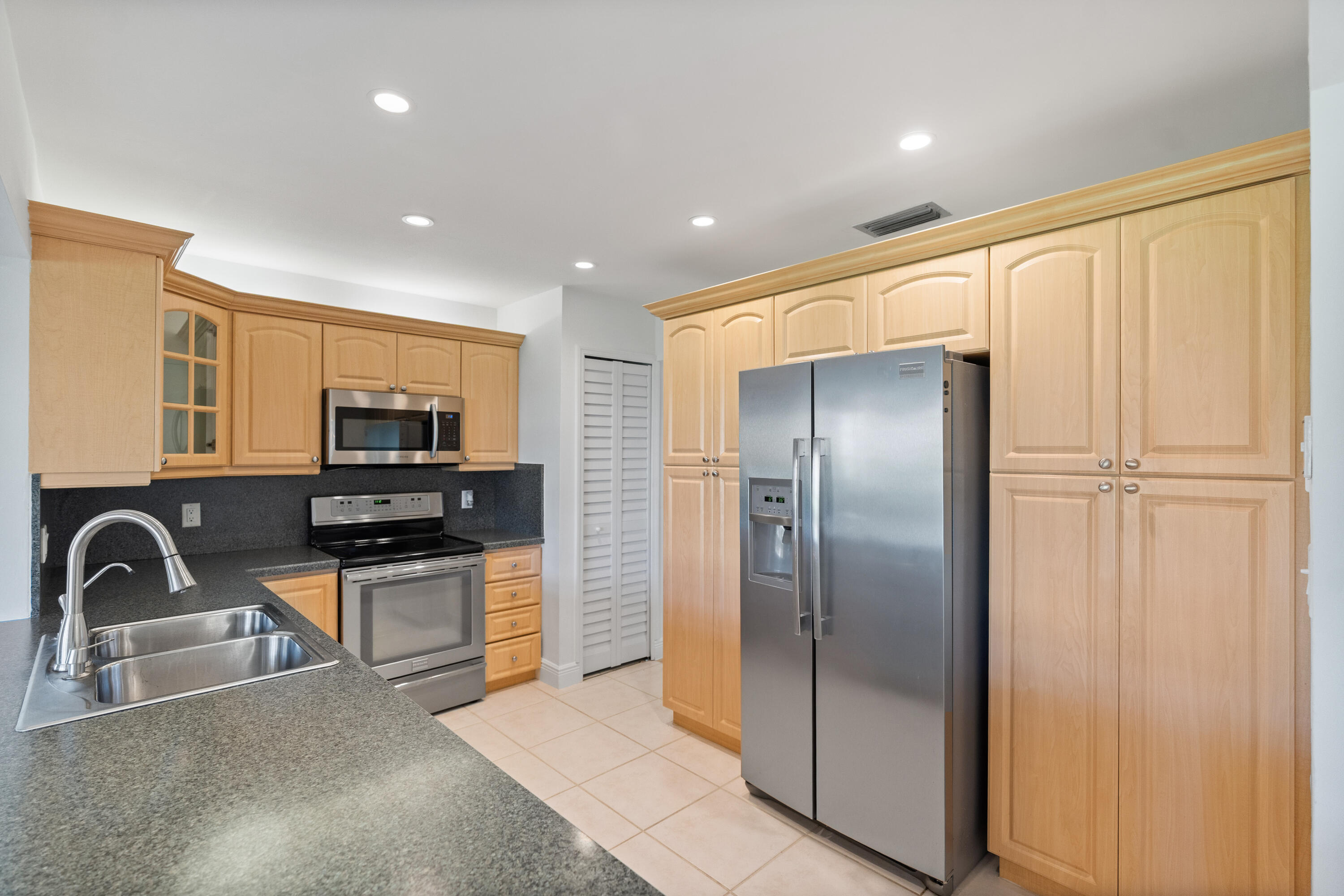 18051 S 104th Ter, Boca Raton FL 33498
