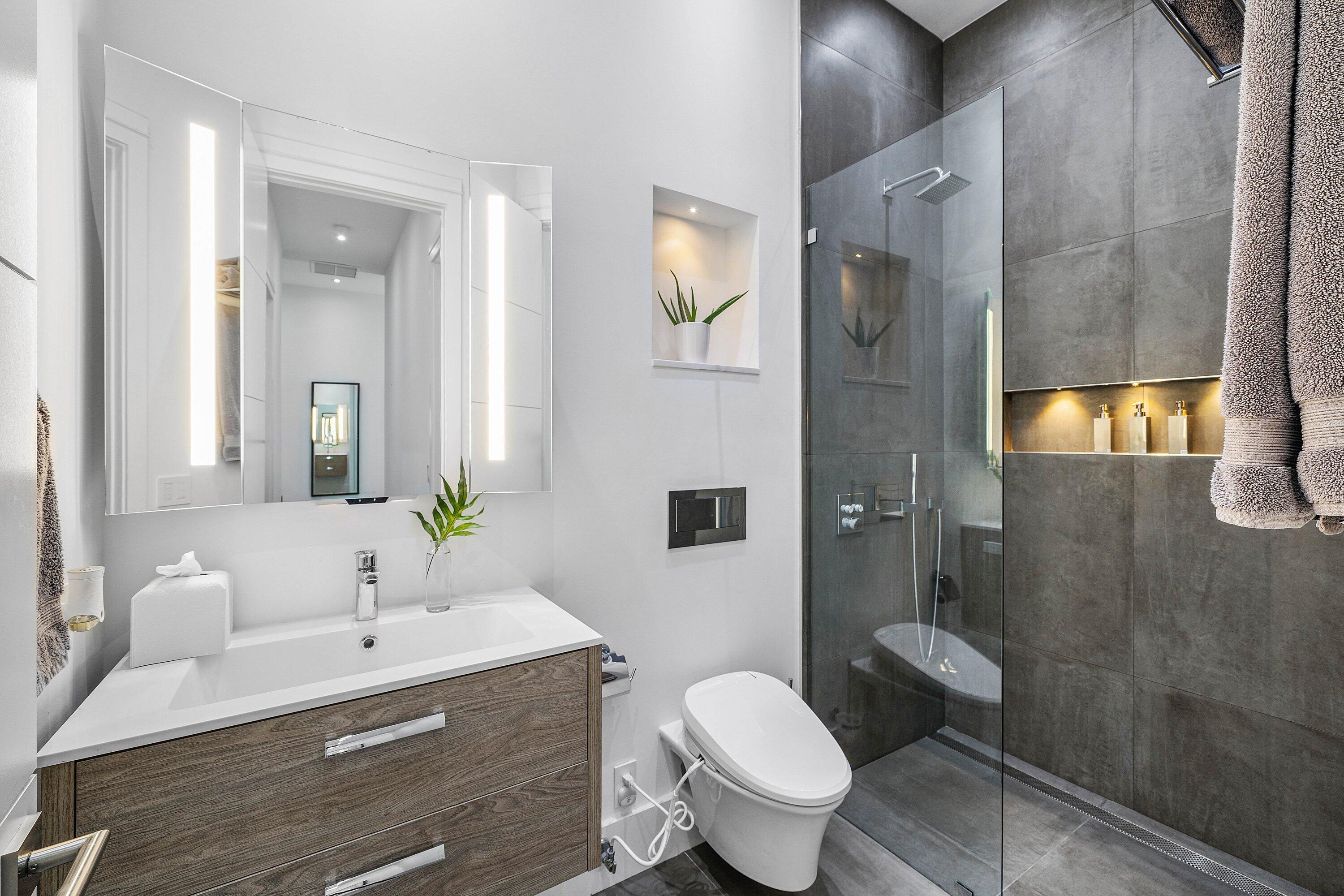 1275 N Swinton, Delray Beach FL 33444