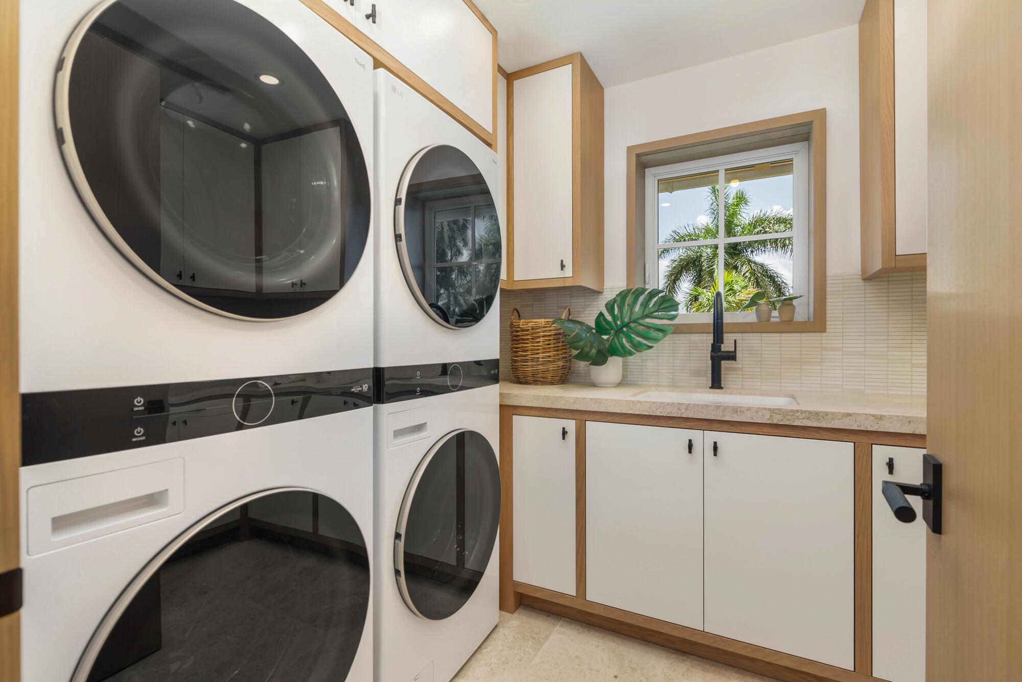 125 Worth, West Palm Beach FL 33405