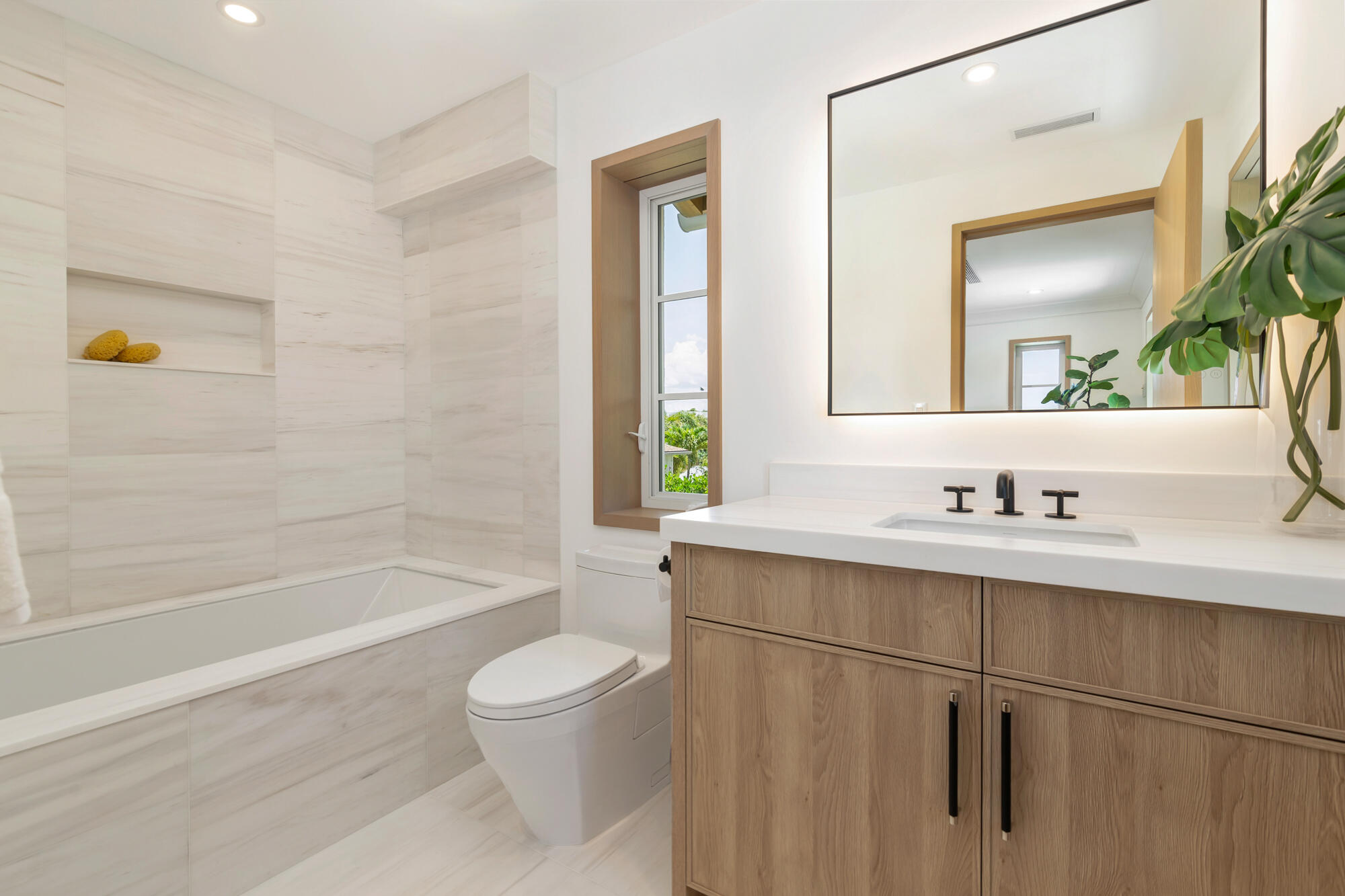 125 Worth, West Palm Beach FL 33405