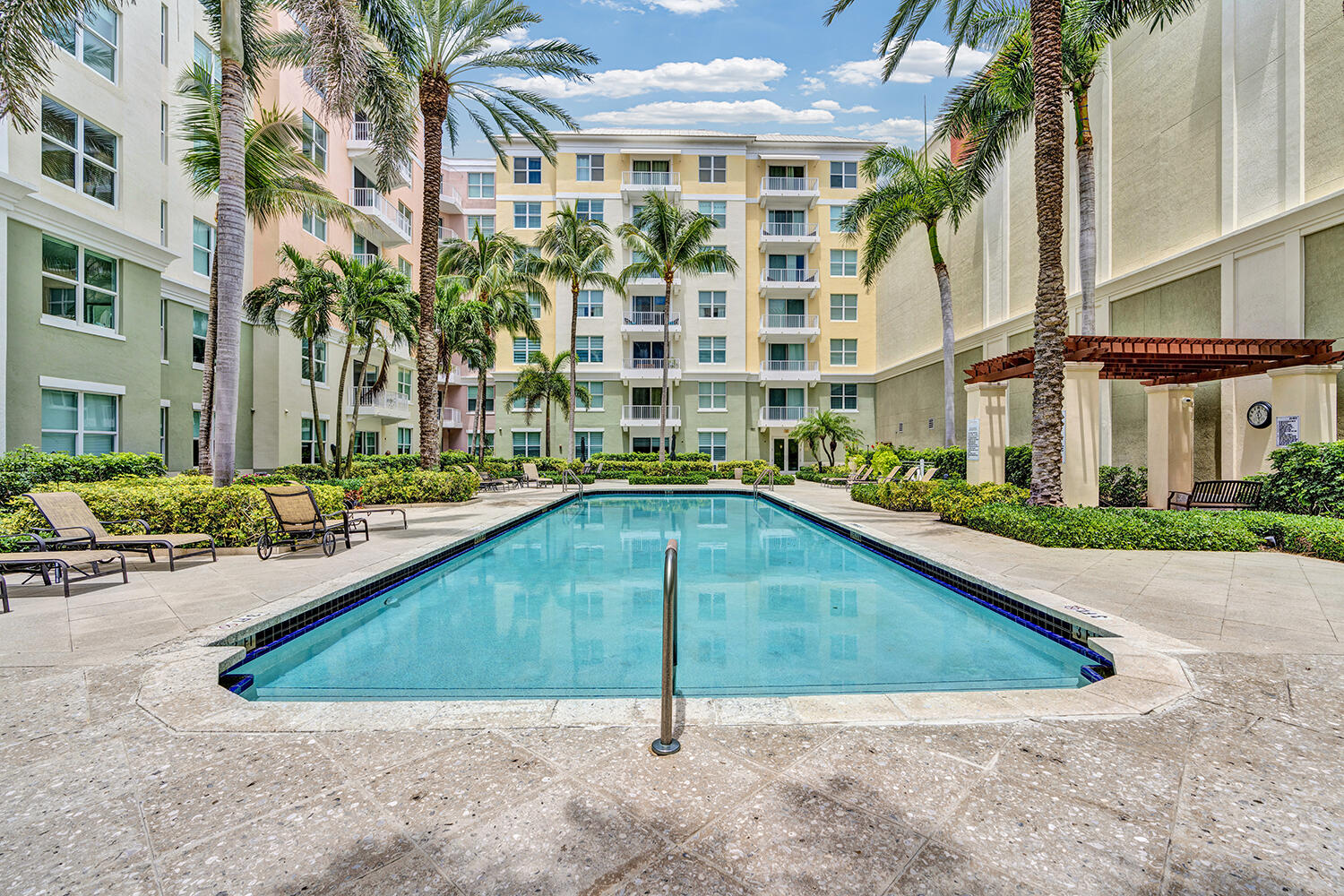 802 W Windward #217, Lantana FL 33462