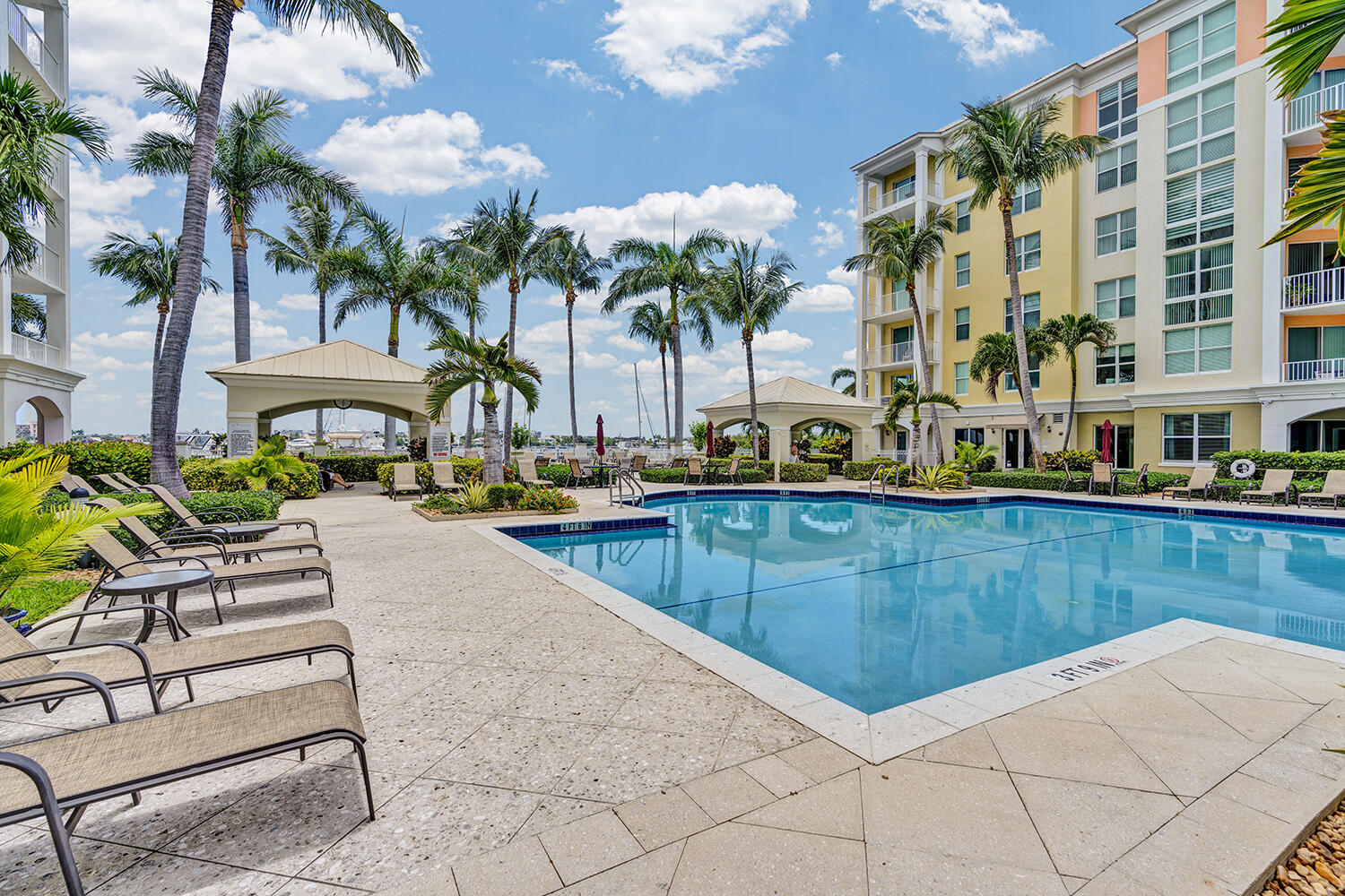 802 W Windward #217, Lantana FL 33462