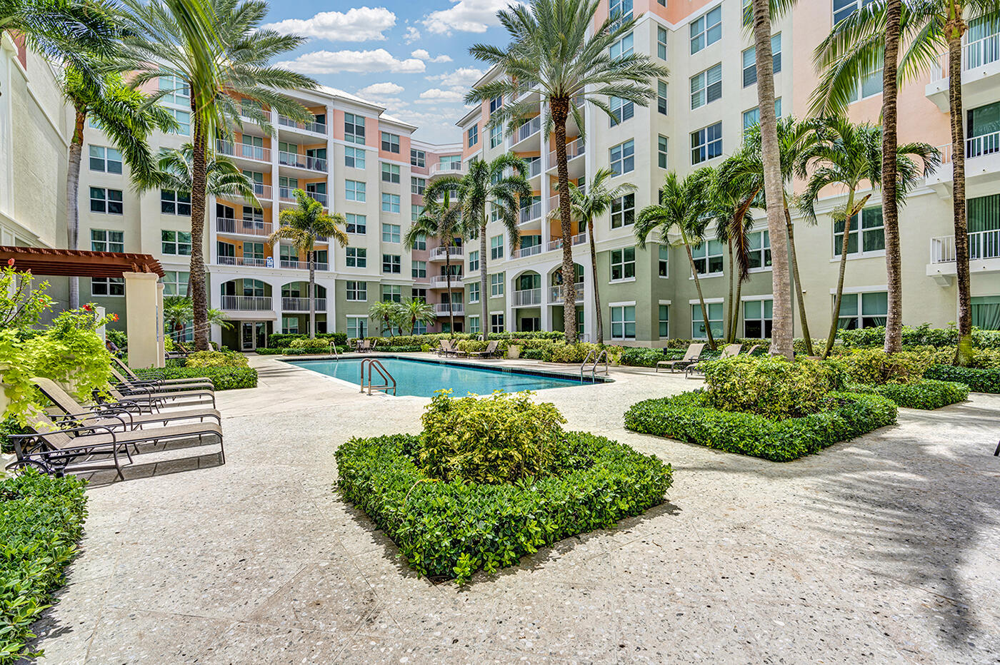 802 W Windward #217, Lantana FL 33462