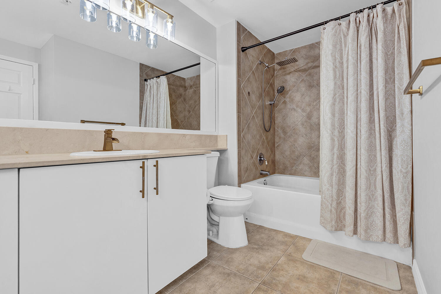 802 W Windward #217, Lantana FL 33462