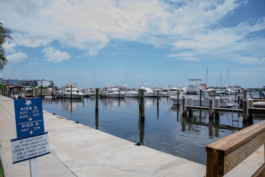 802 W Windward #217, Lantana FL 33462