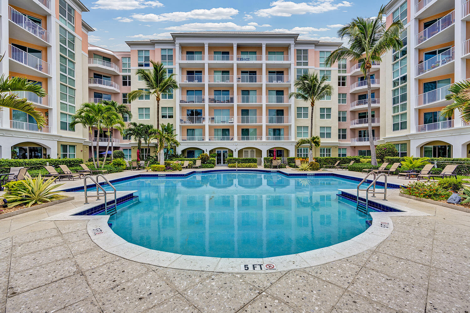 802 W Windward #217, Lantana FL 33462