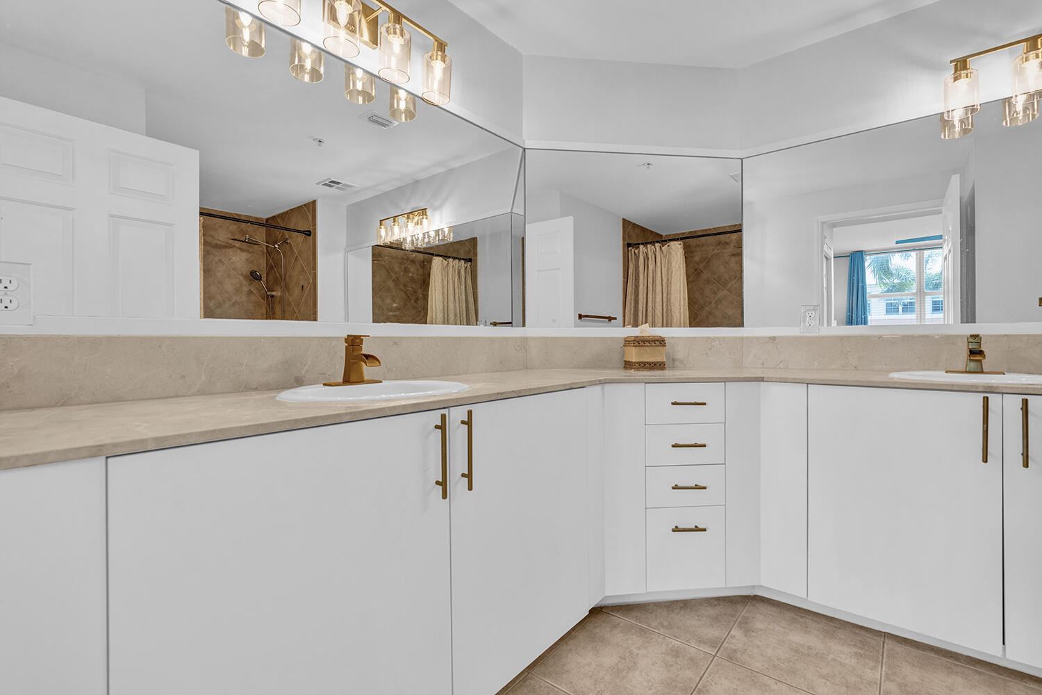 802 W Windward #217, Lantana FL 33462