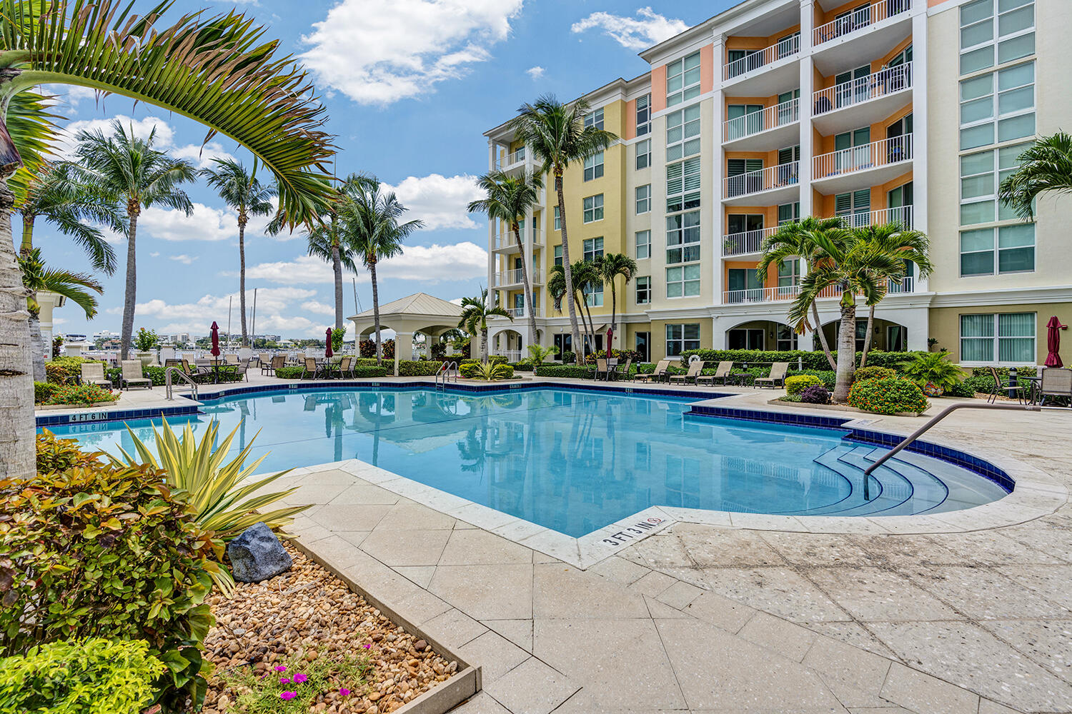 802 W Windward #217, Lantana FL 33462
