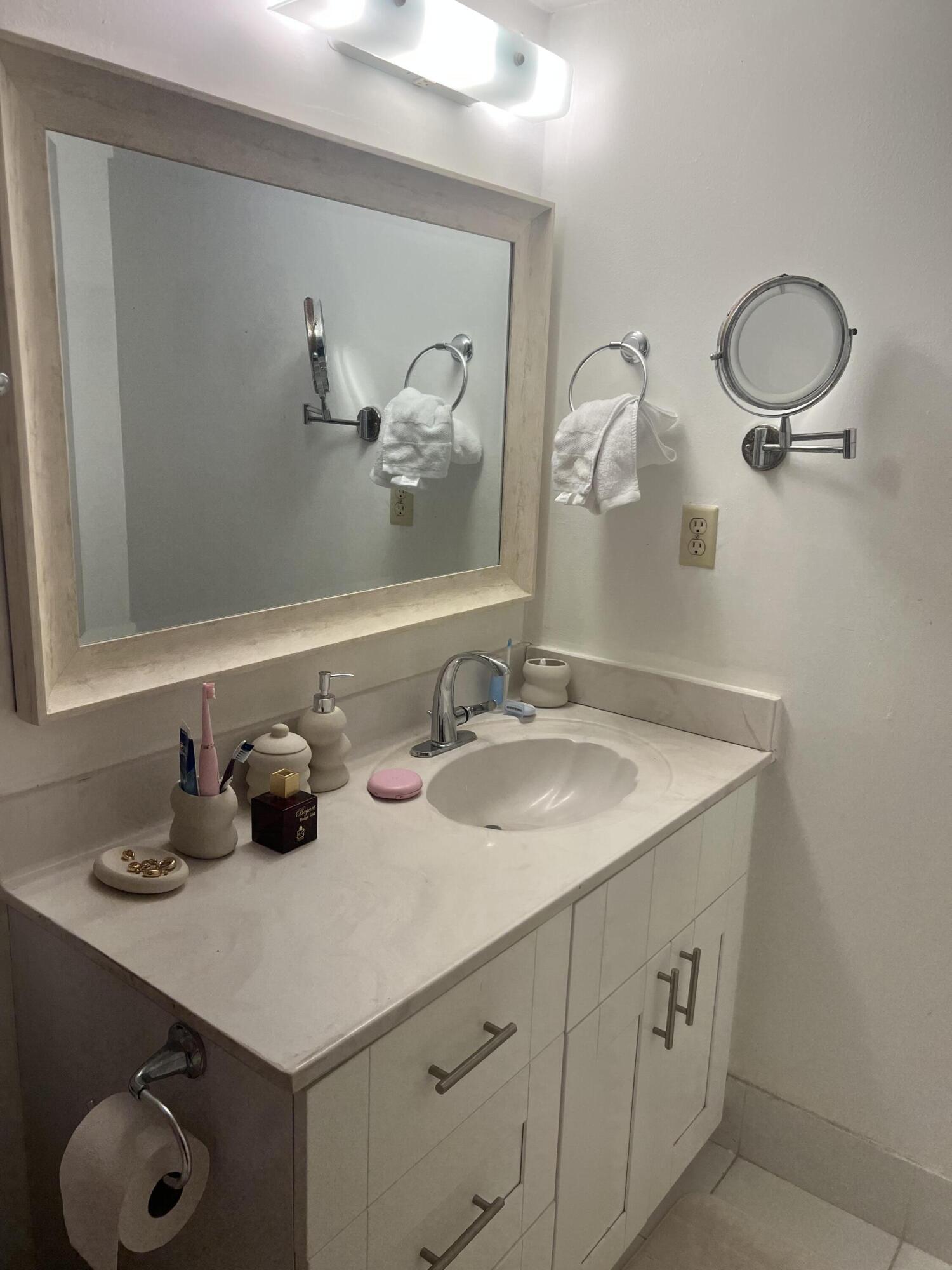 7173 Orange #118b, Davie FL 33314