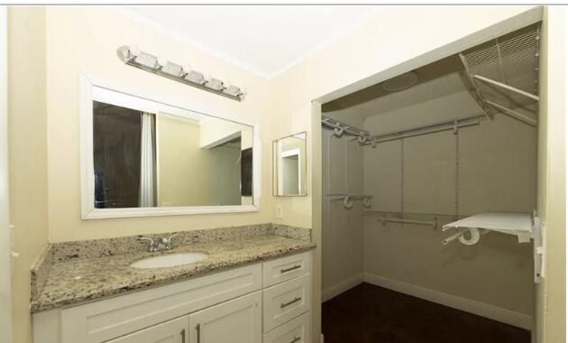 915 Buttonwood, North Lauderdale FL 33068
