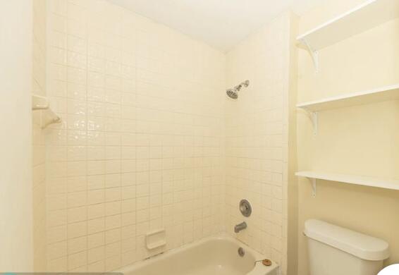 915 Buttonwood, North Lauderdale FL 33068