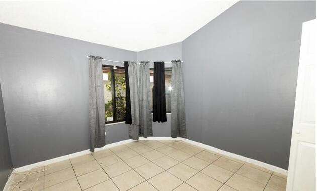 915 Buttonwood, North Lauderdale FL 33068