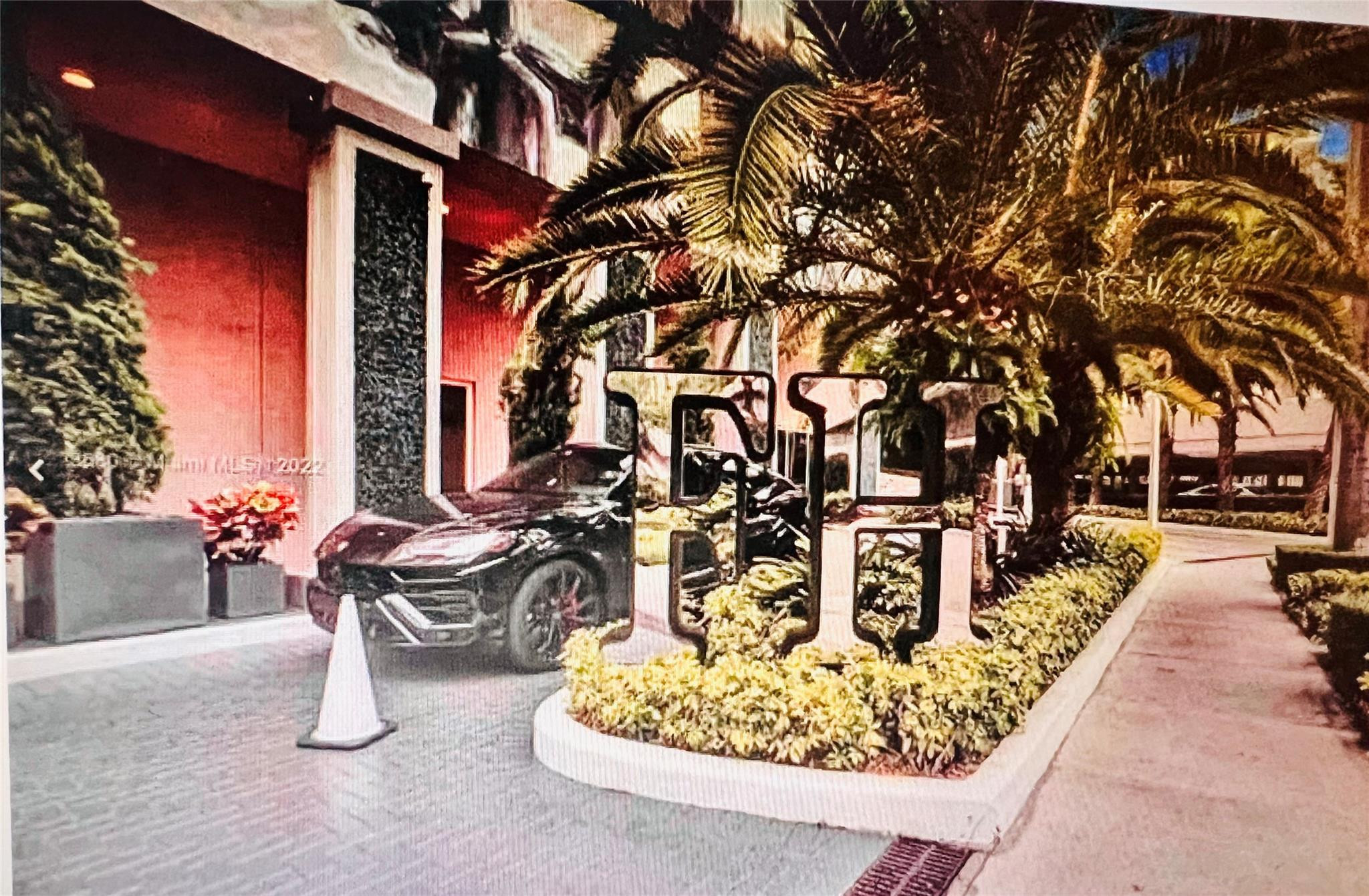 185 SE 14th #711, Miami FL 33131