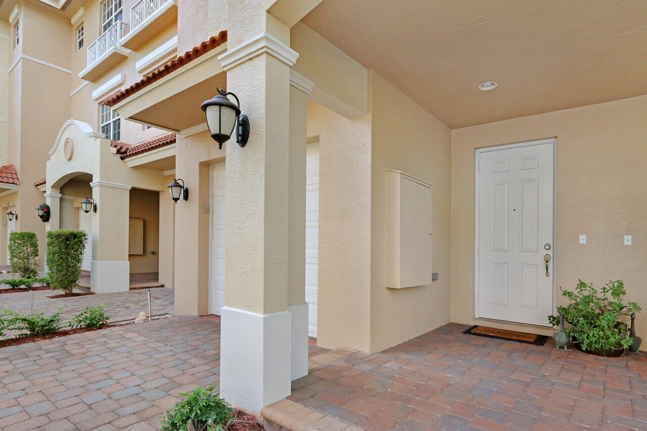 4711 Artesa, Palm Beach Gardens FL 33418