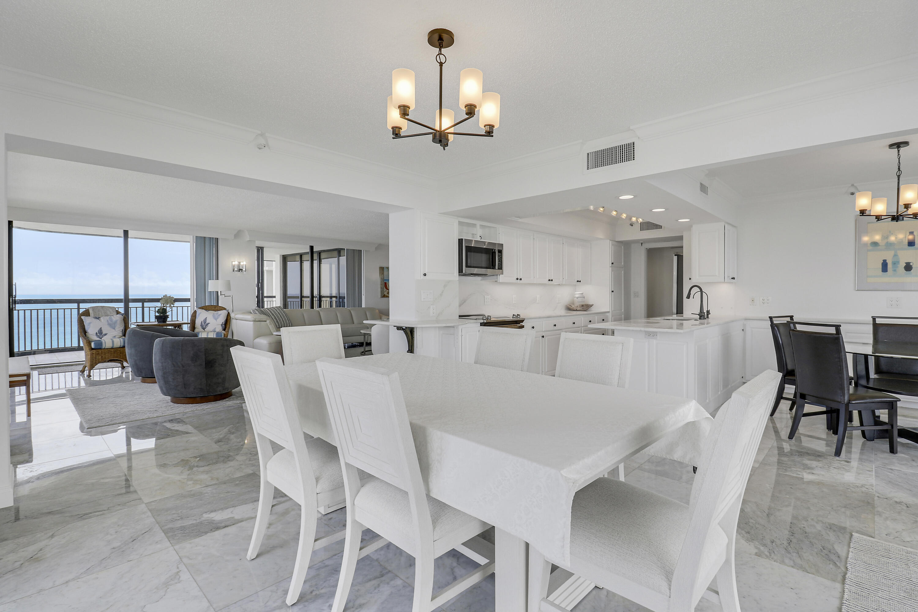 5380 N Ocean #22j, Singer Island FL 33404