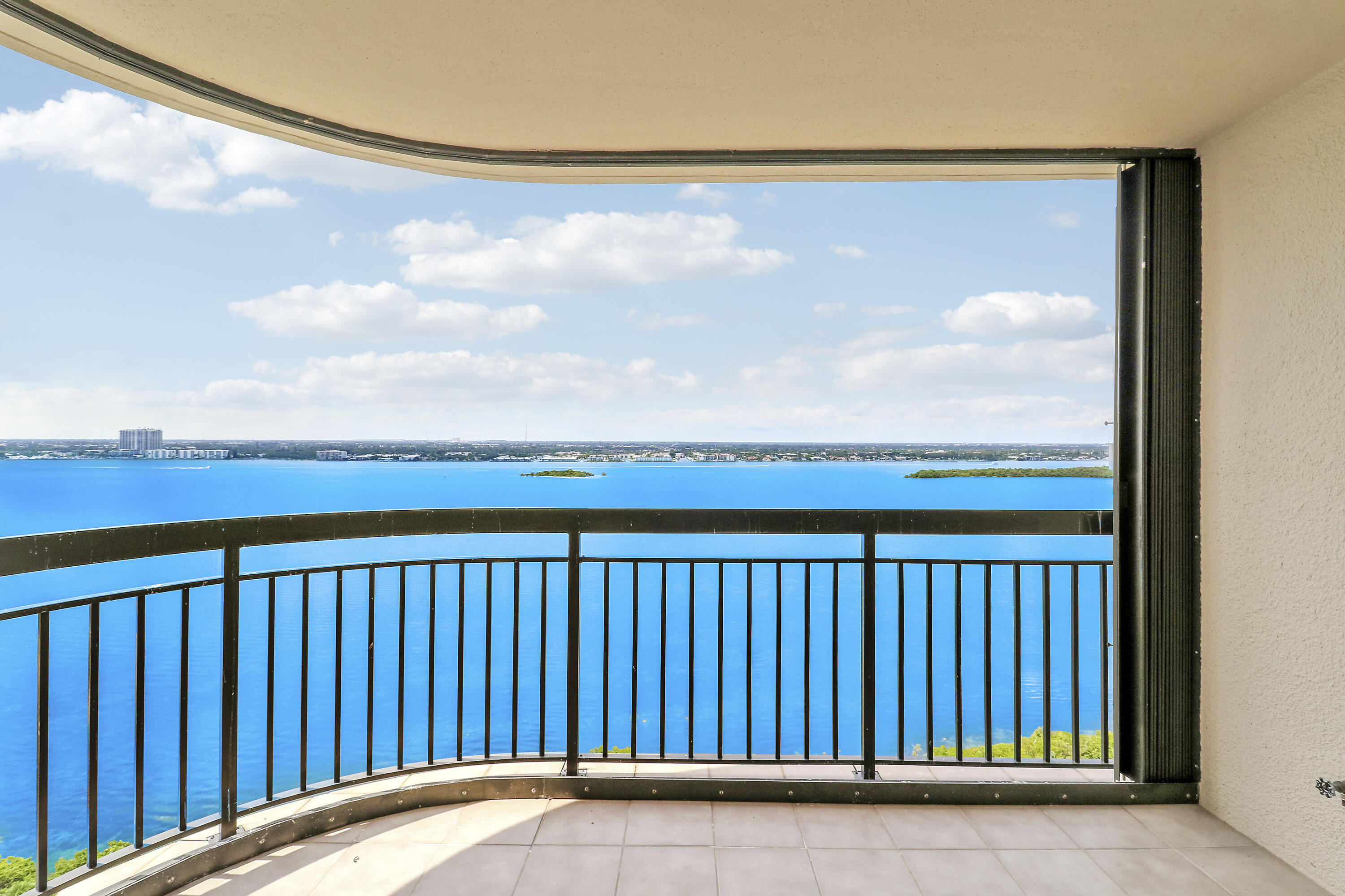5380 N Ocean #22j, Singer Island FL 33404