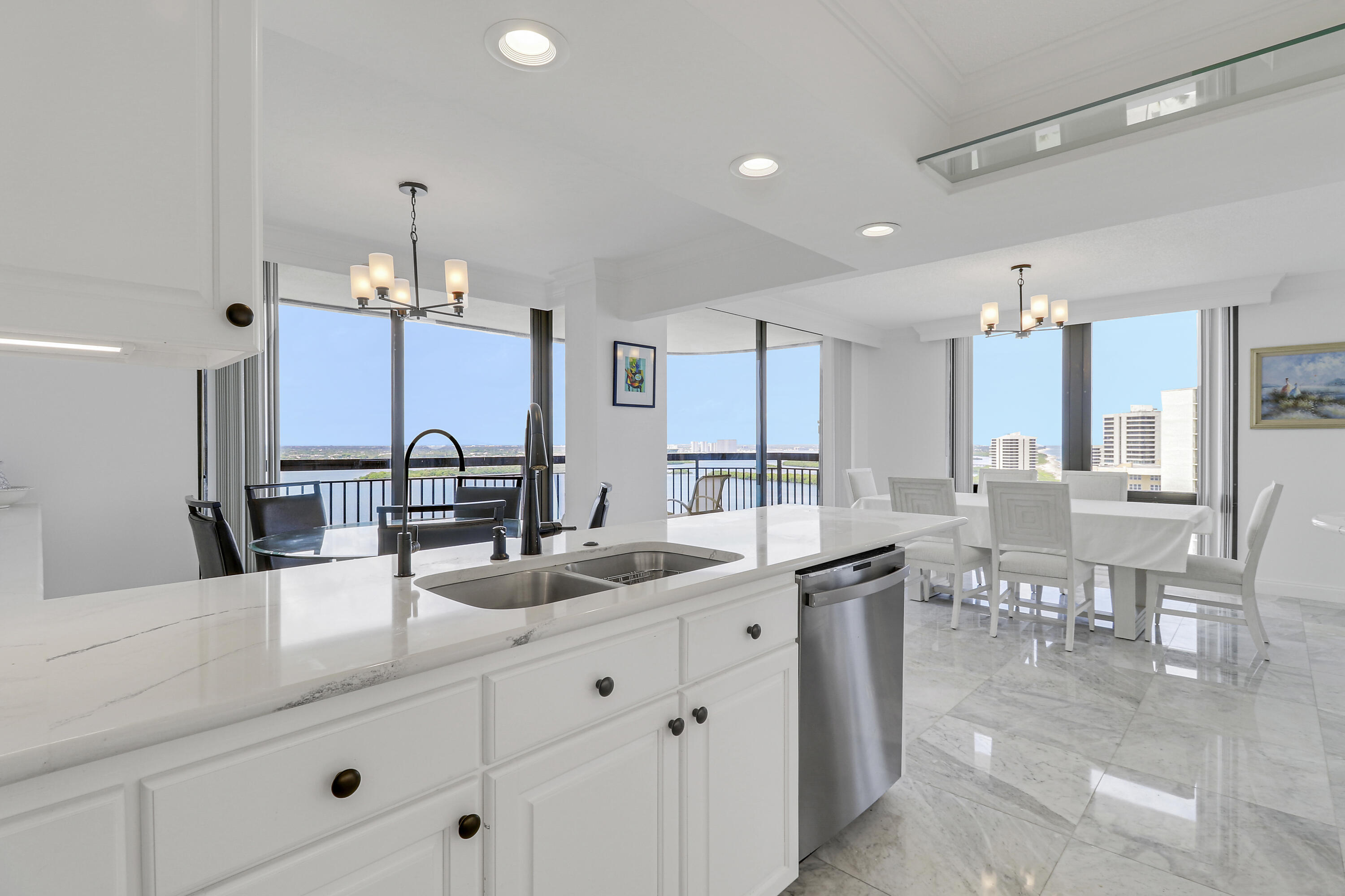 5380 N Ocean #22j, Singer Island FL 33404